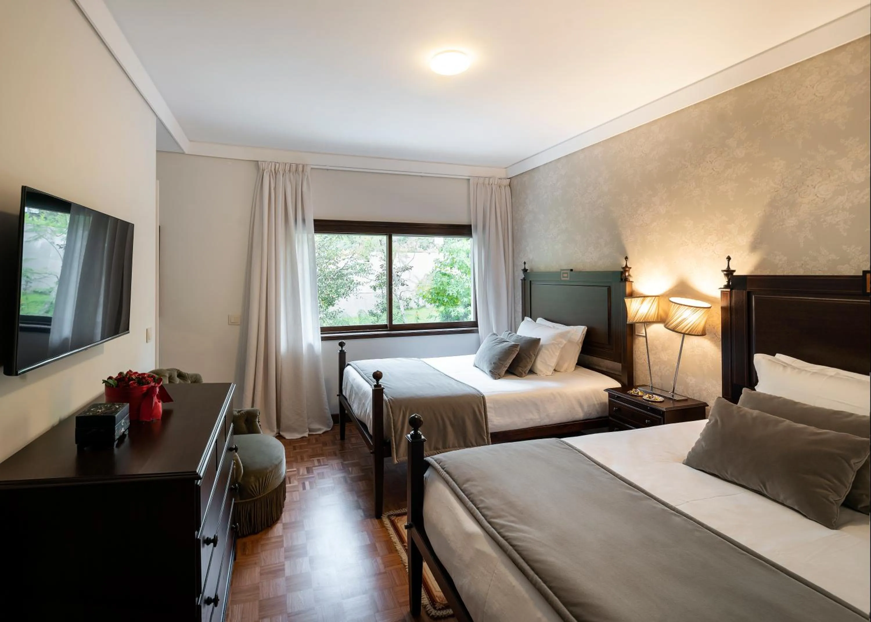 Bedroom, Bed in Santiago Family House