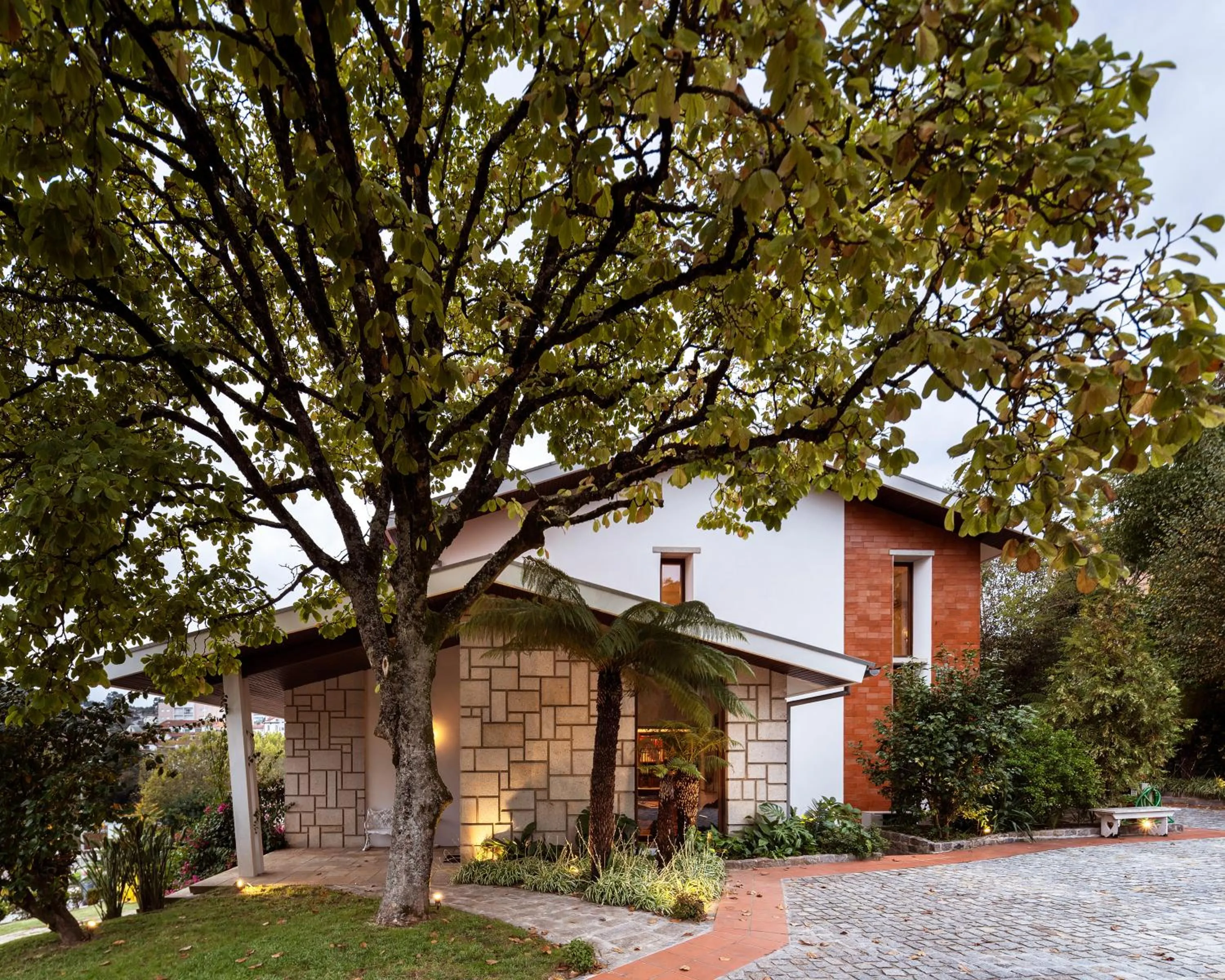 Property building in Santiago Family House