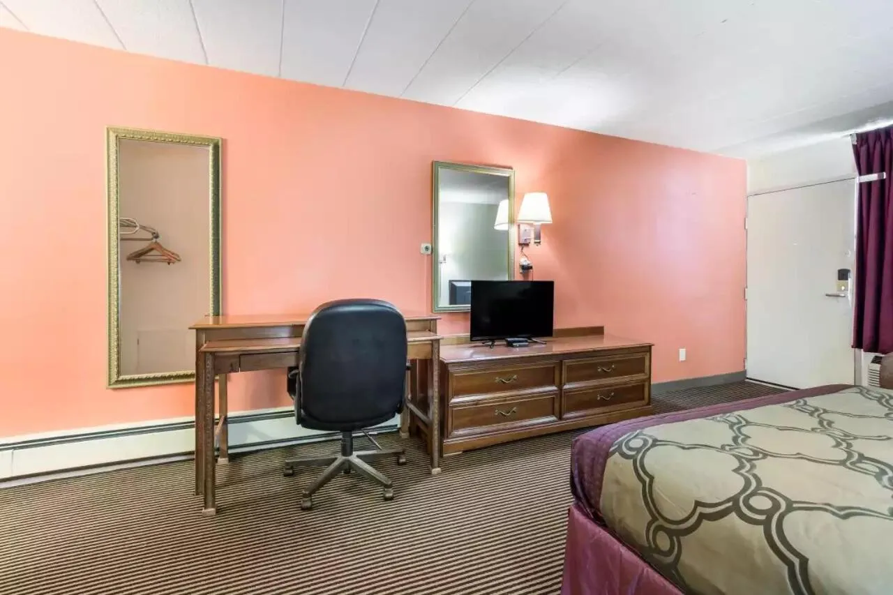 Bed in Royal Inn Clearfield