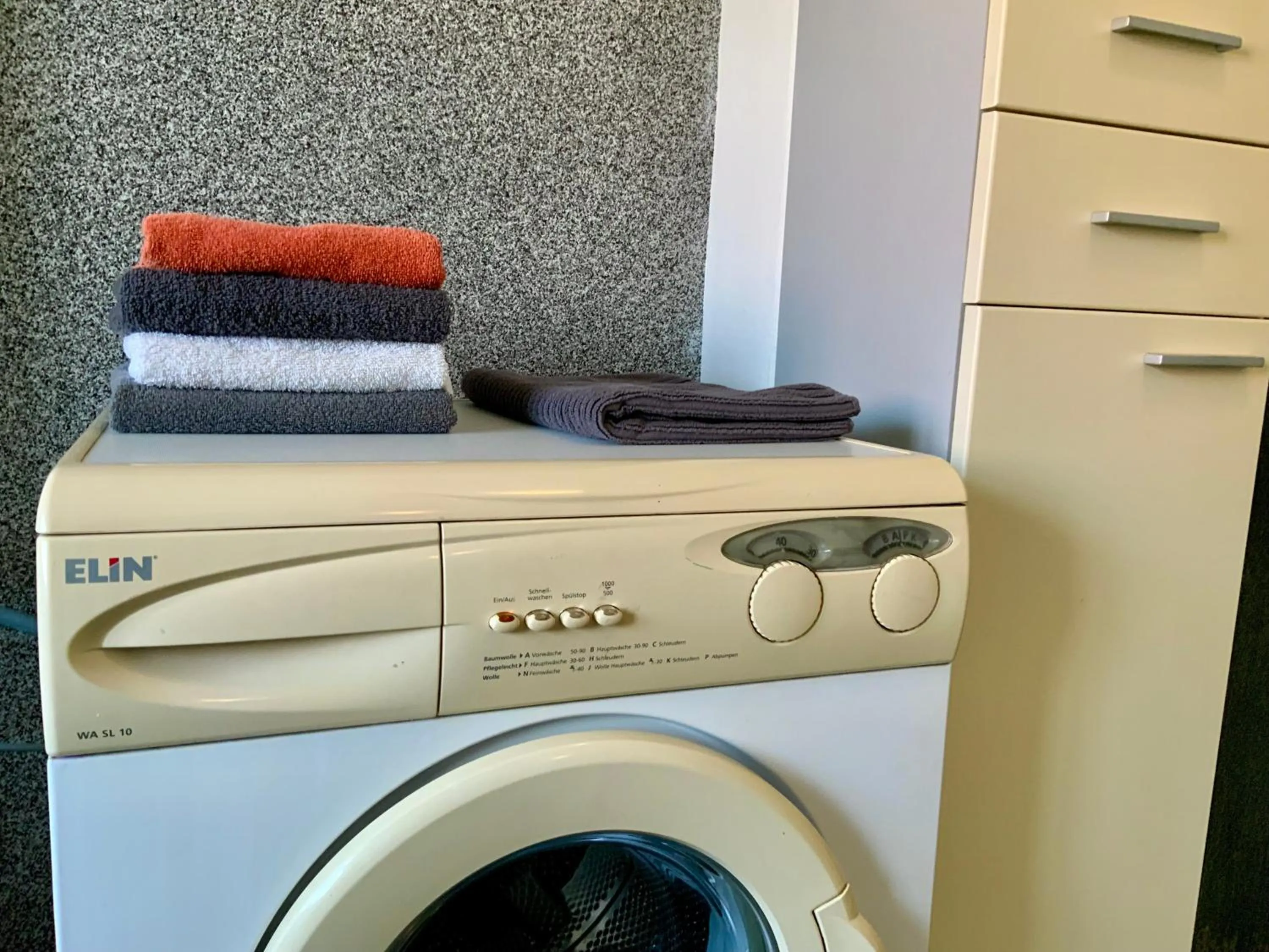washing machine in Geinberg Suites & Via Nova Lodges
