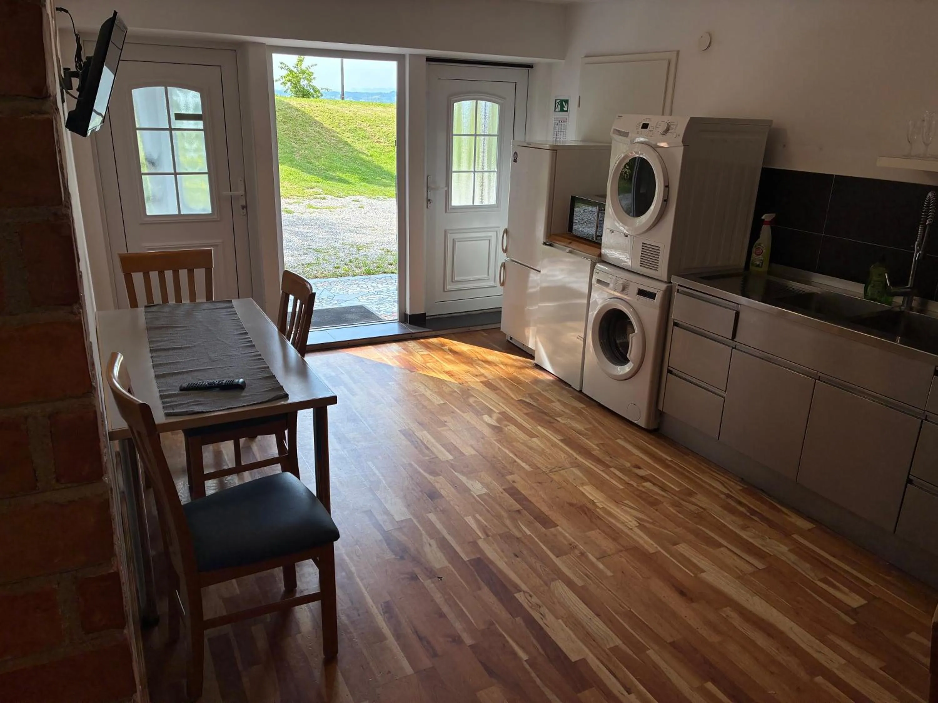 Communal lounge/ TV room in Geinberg Suites & Via Nova Lodges