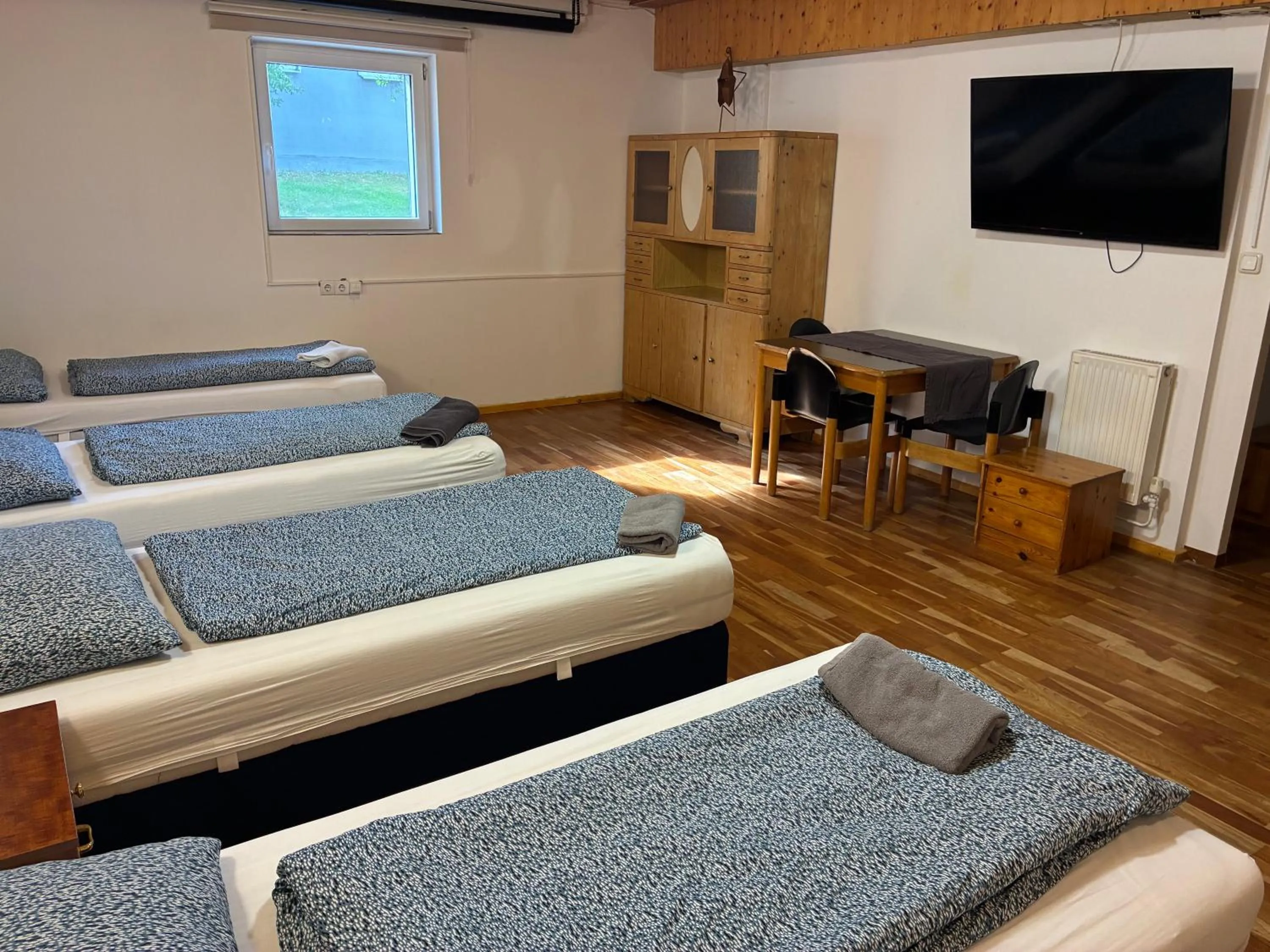 Communal lounge/ TV room in Geinberg Suites & Via Nova Lodges