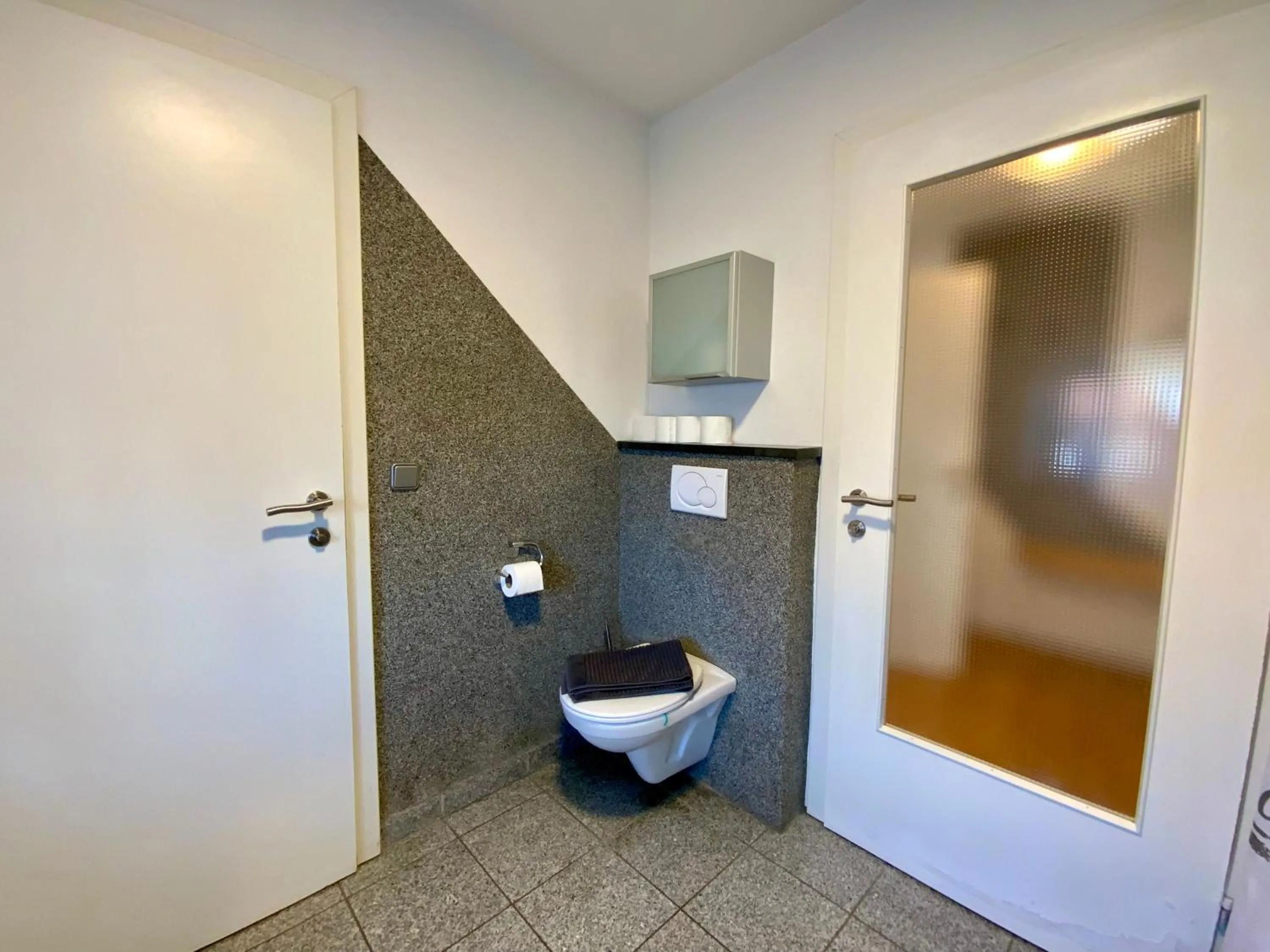 Toilet in Geinberg Suites & Via Nova Lodges