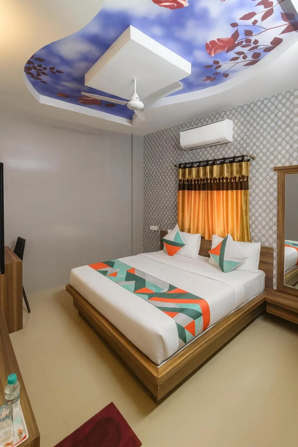 Bed in The Sky Comfort - Hotel The Heaven, Dwarka