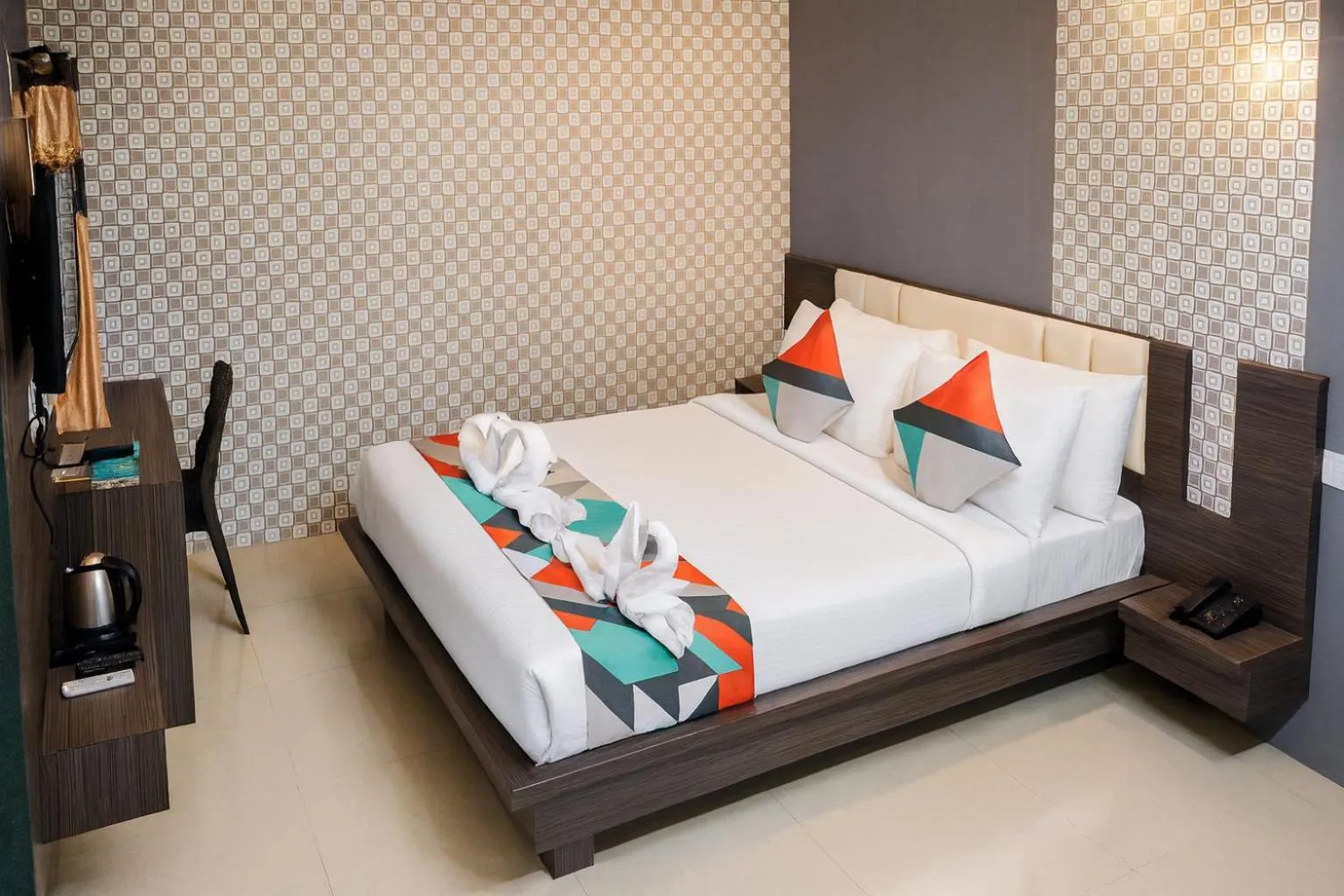 Bed in The Sky Comfort - Hotel The Heaven, Dwarka