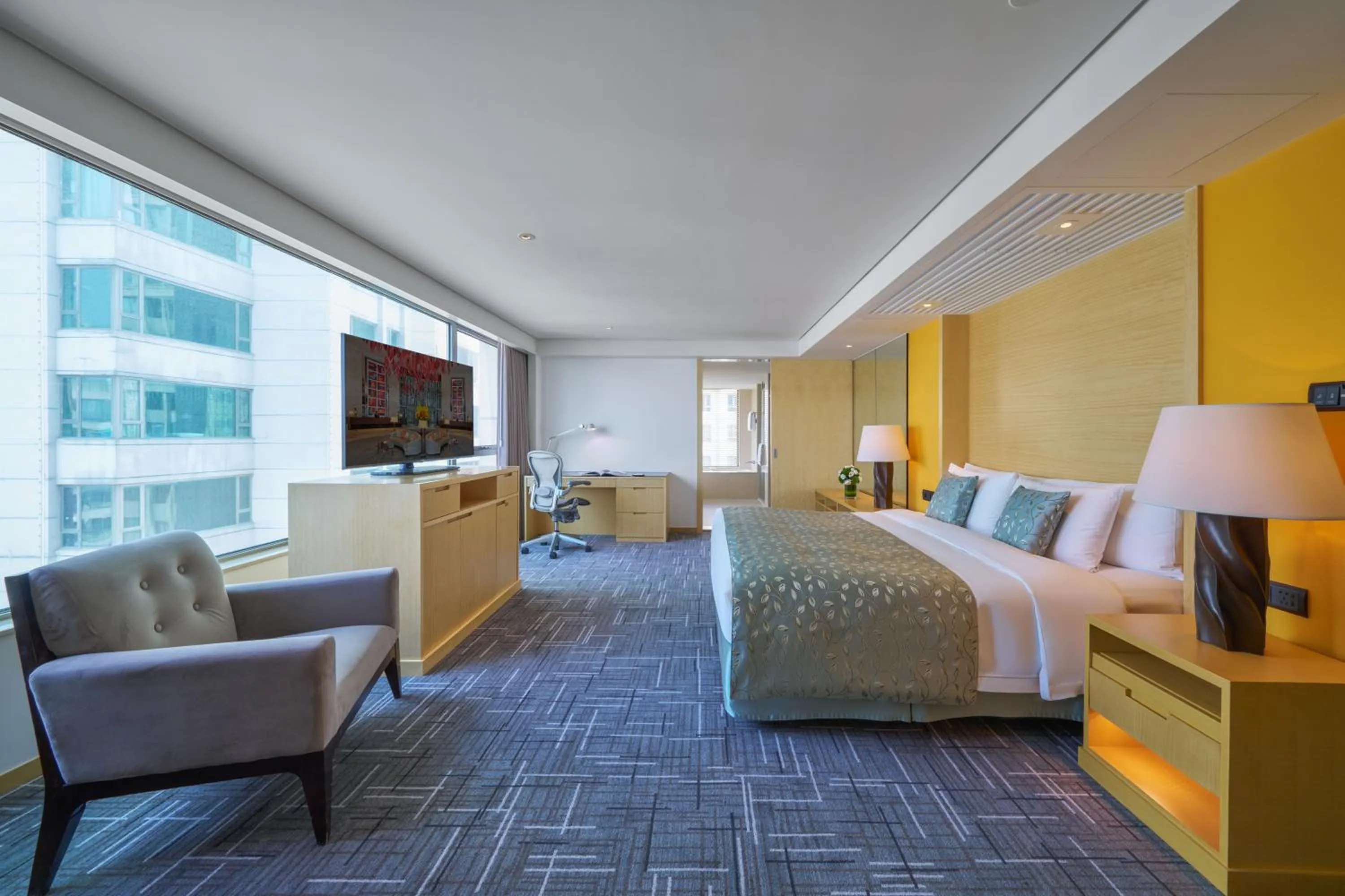 Bed in Marco Polo Wuhan