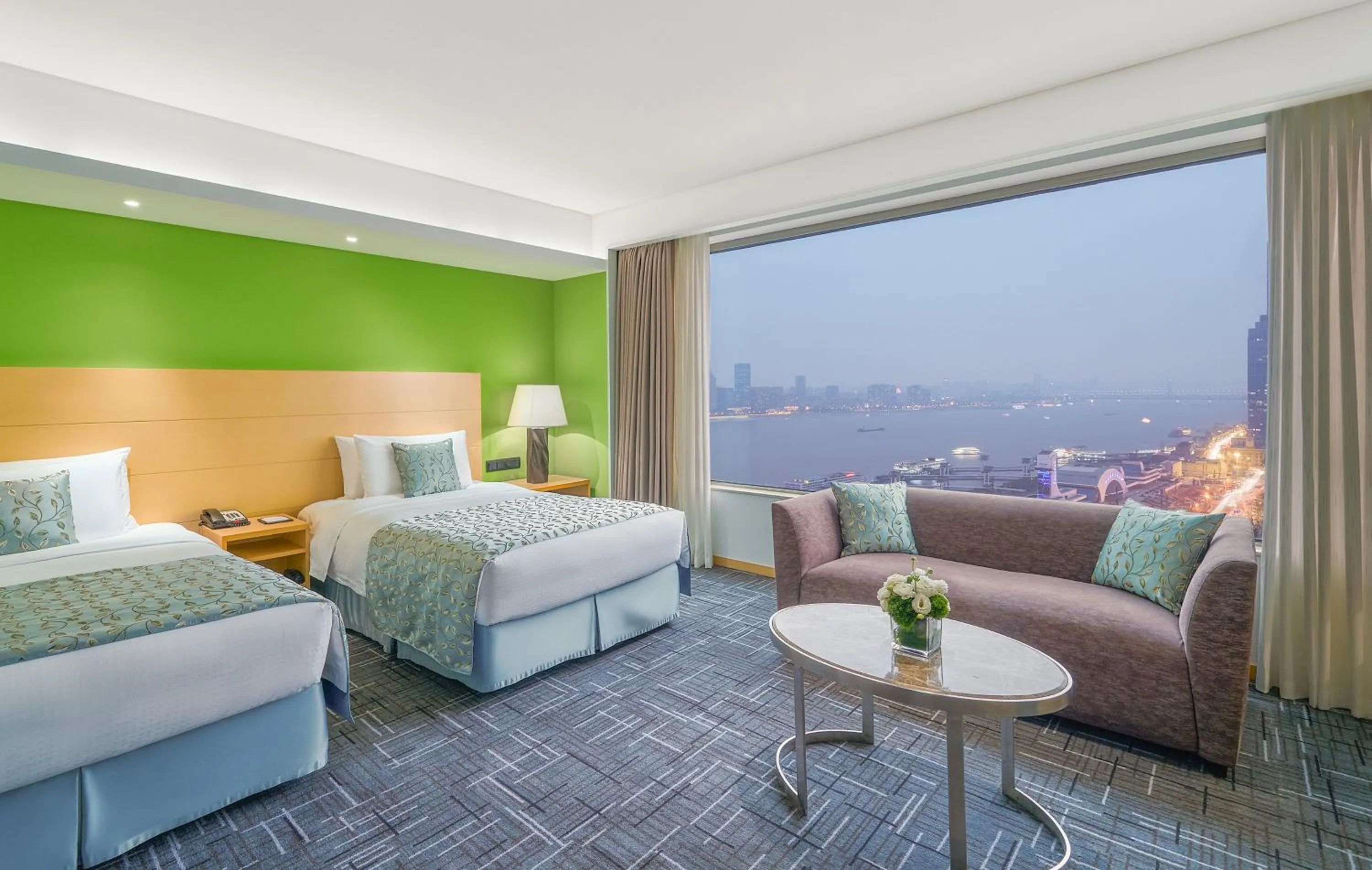 Photo of the whole room, Bed in Marco Polo Wuhan