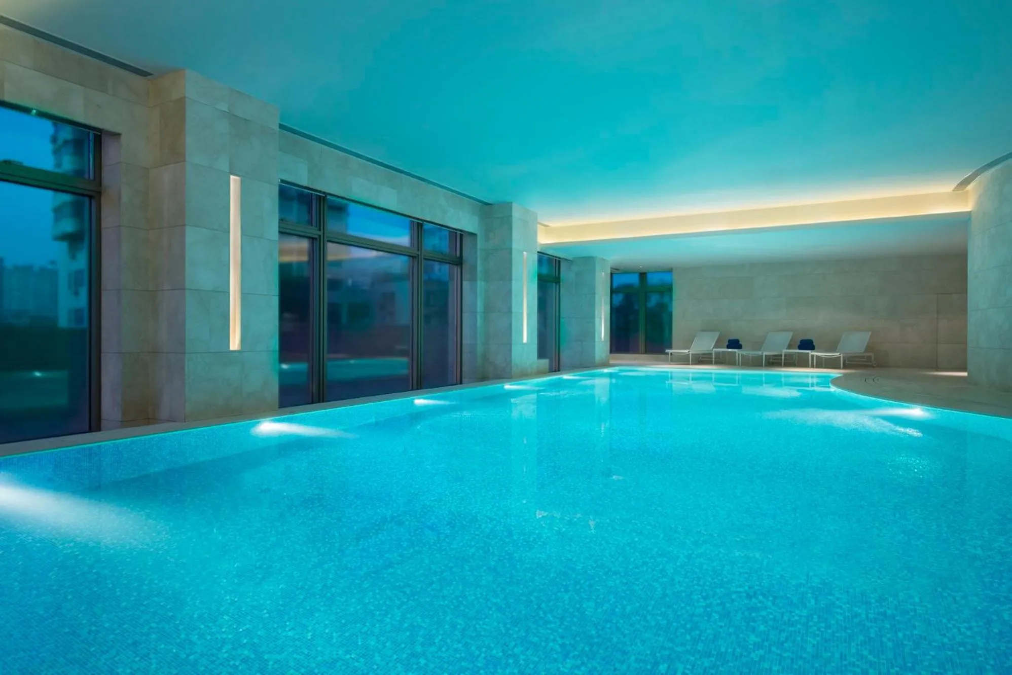 Swimming pool in Marco Polo Wuhan