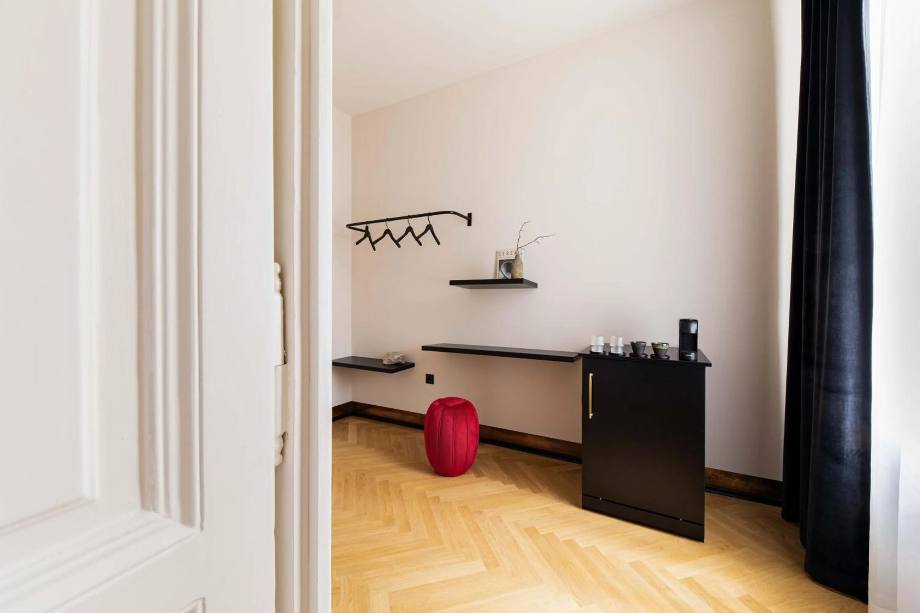 Coffee/tea facilities in Zola Hotel - Palais de Bohème Adults Only