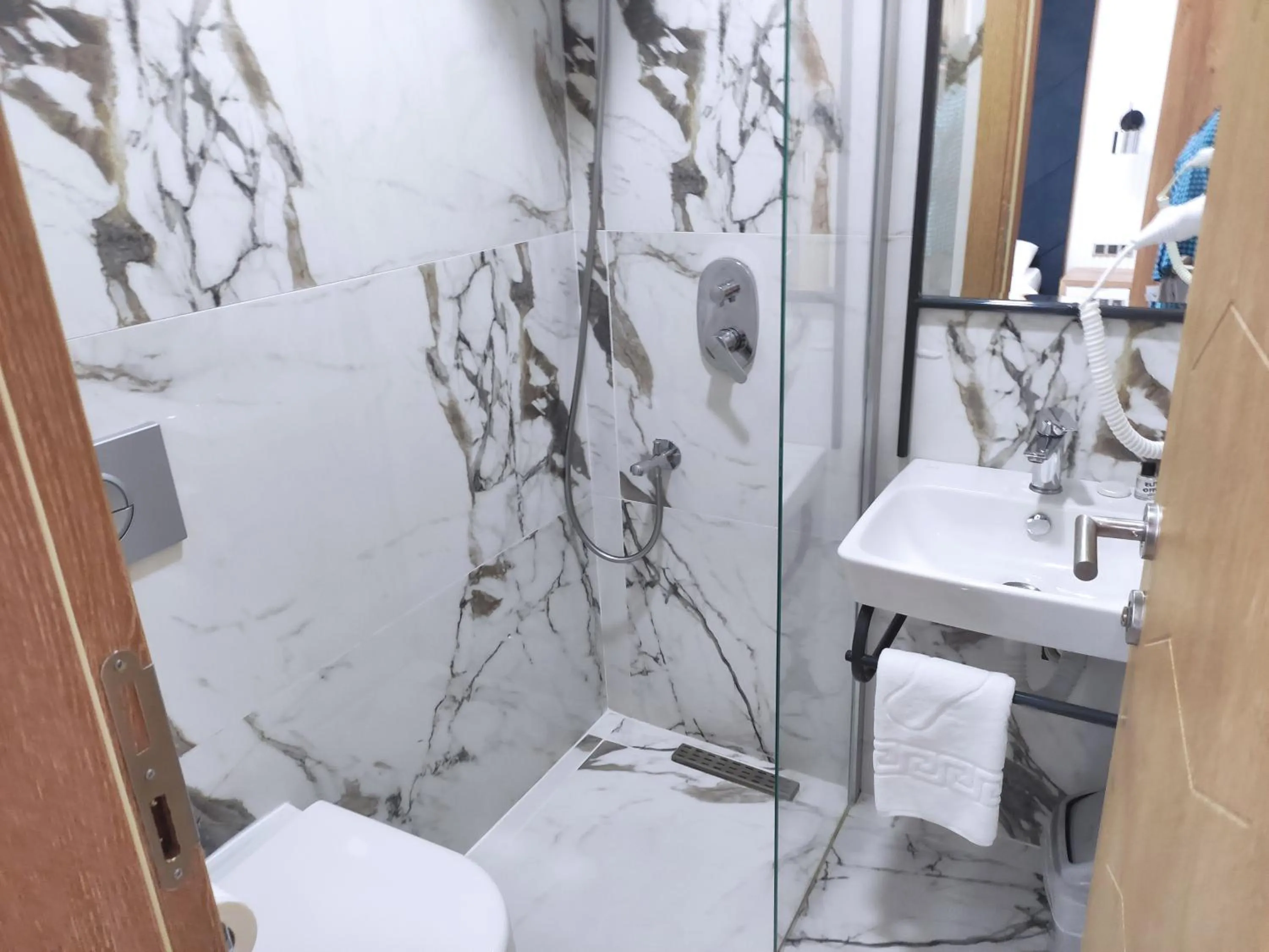 Shower in Didim Elit Otel