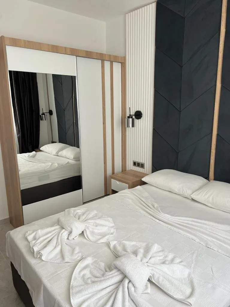 Bedroom, Bed in Didim Elit Otel