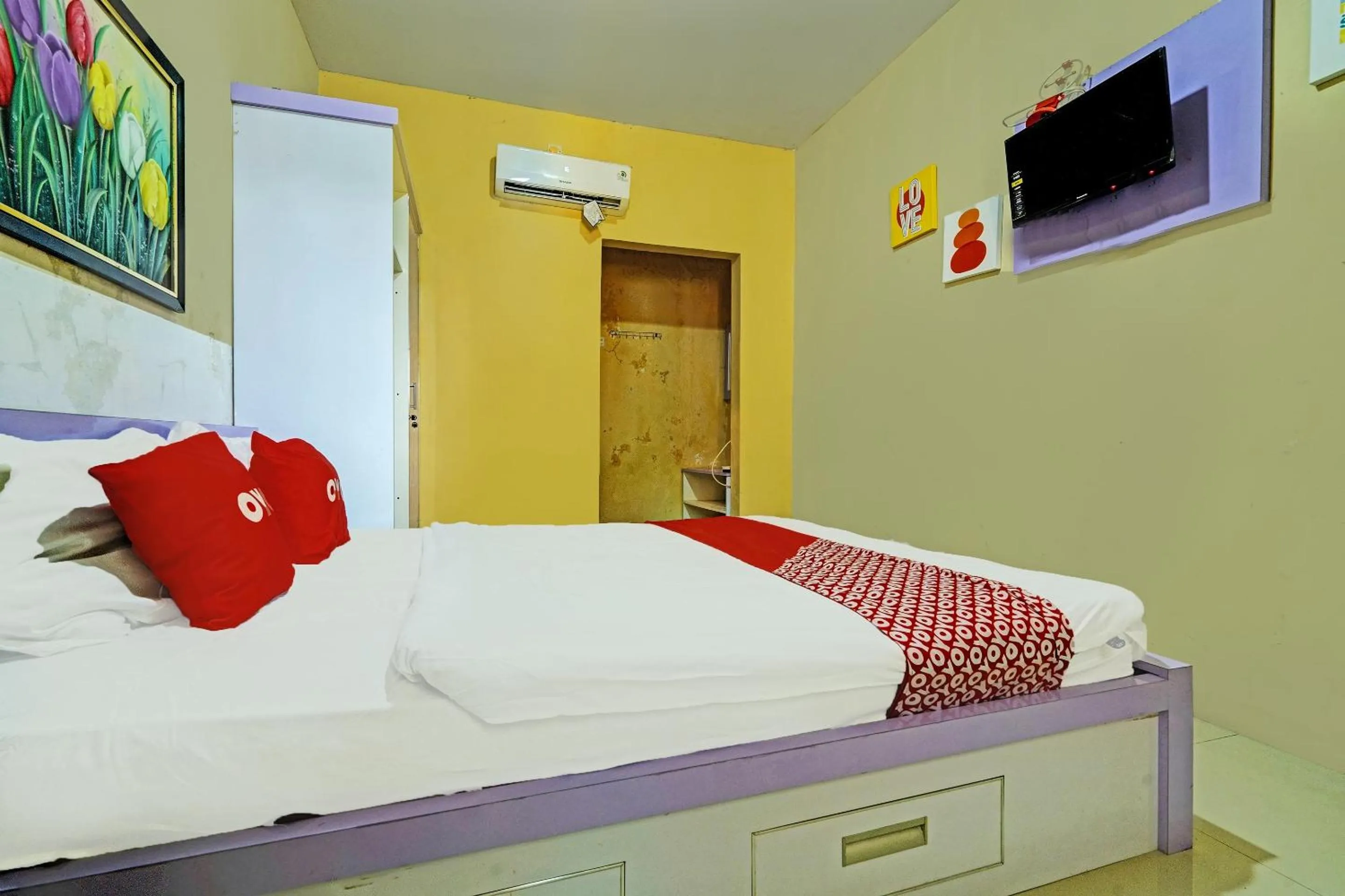 Bedroom, Bed in OYO 91955 Pondokan Cempaka