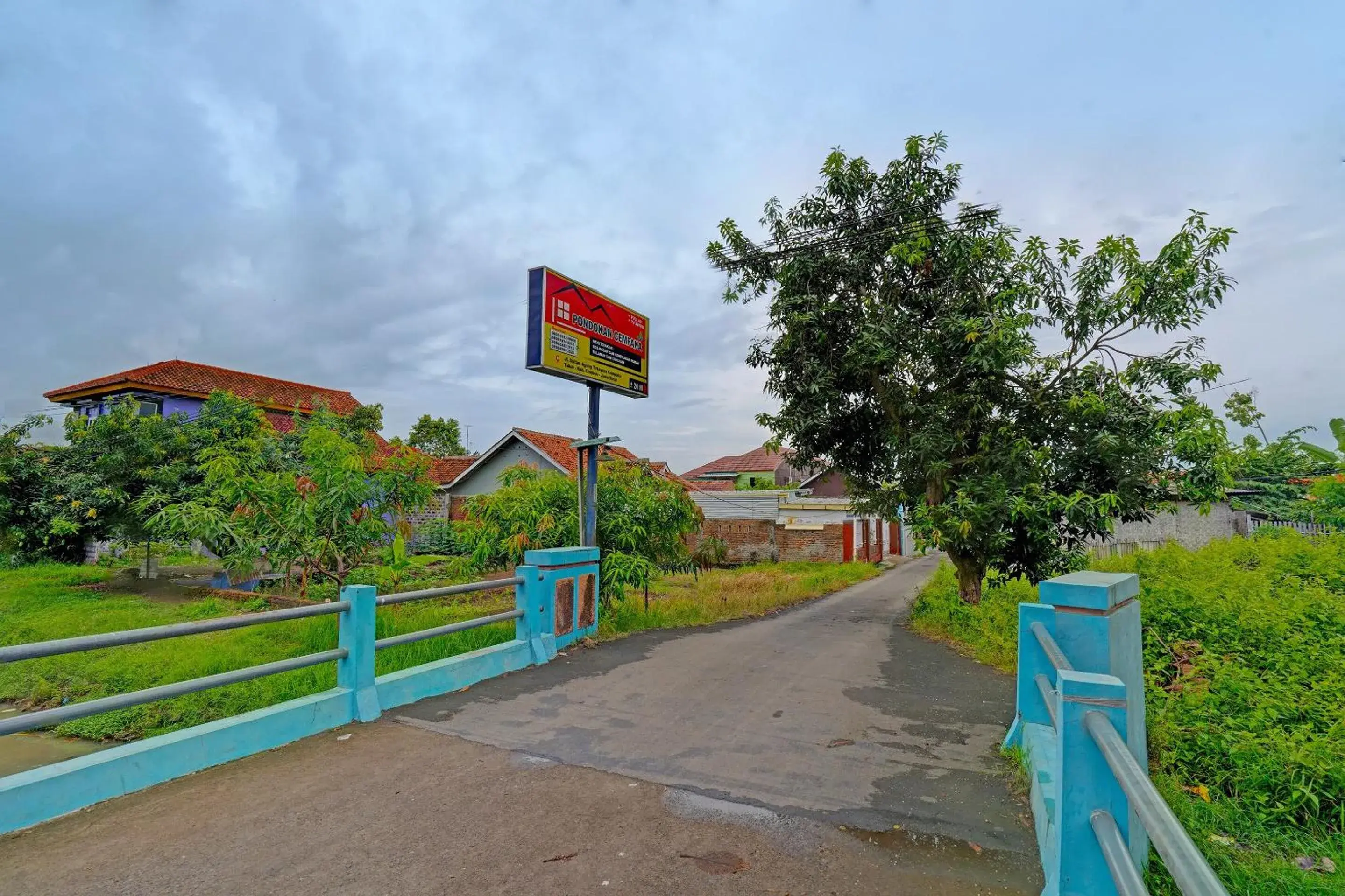 Facade/entrance in OYO 91955 Pondokan Cempaka Facade/entrance in OYO 91955 Pondokan Cempaka
