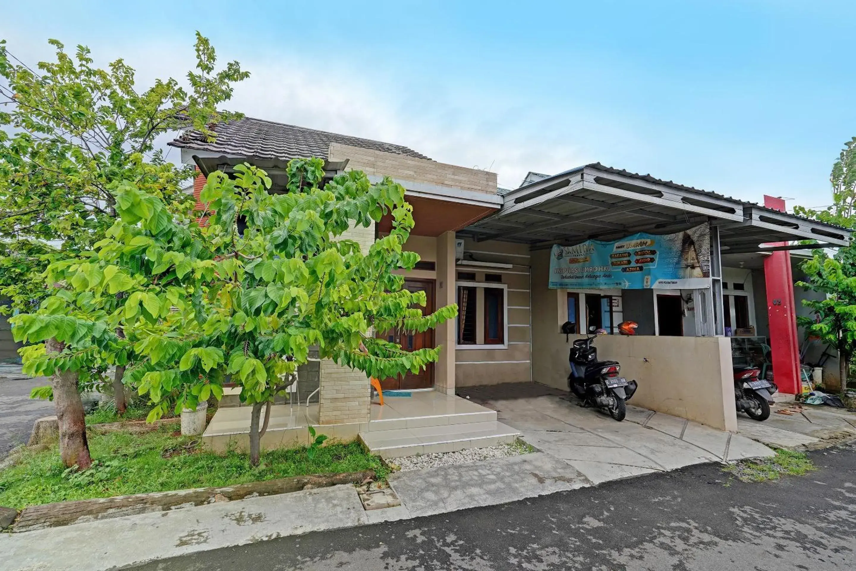 Facade/entrance in OYO 91955 Pondokan Cempaka Facade/entrance in OYO 91955 Pondokan Cempaka