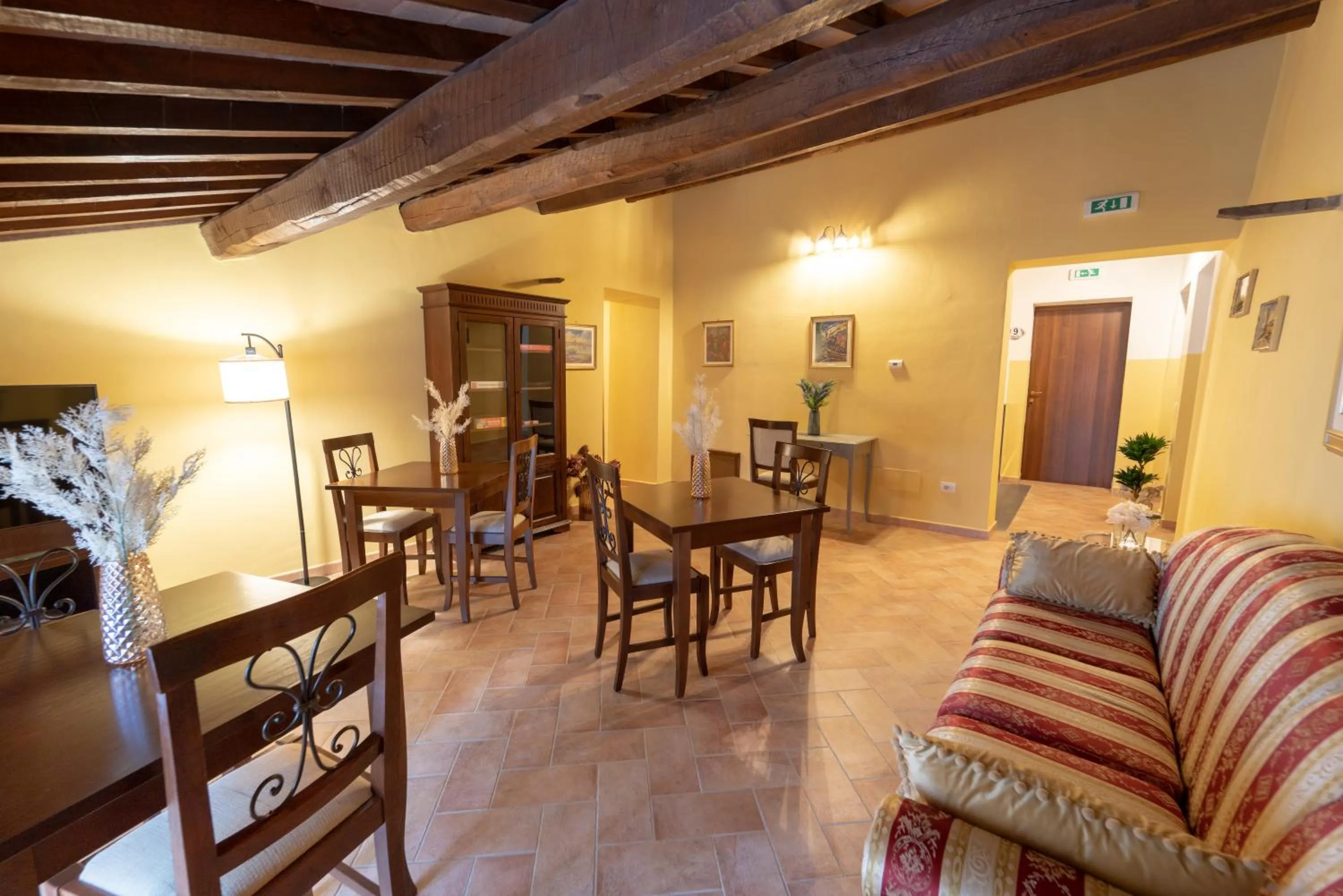 Living room in Albergo La Loggia di San Martino