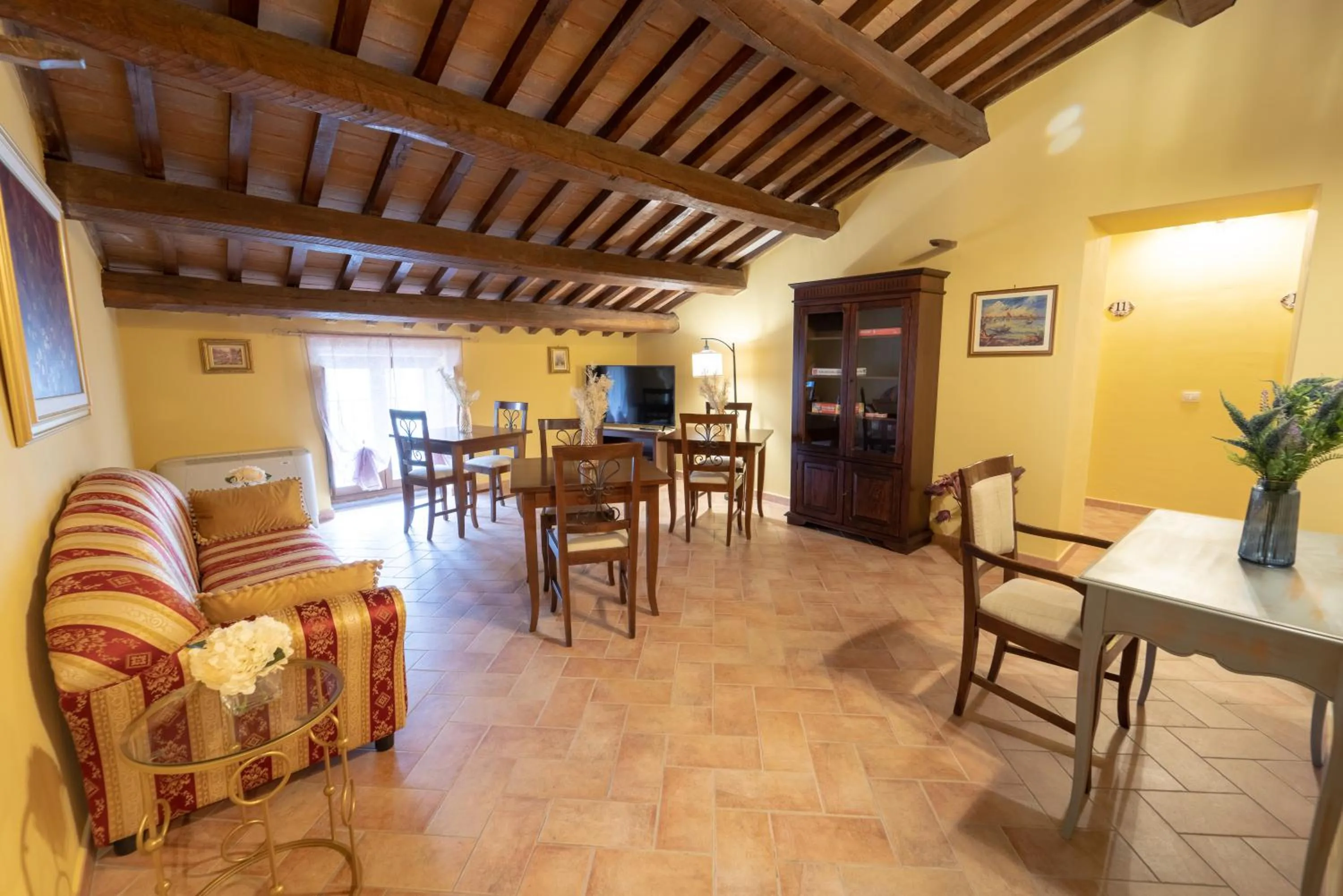 Living room in Albergo La Loggia di San Martino