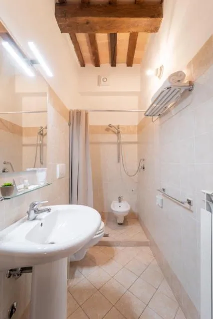 Bathroom in Albergo La Loggia di San Martino