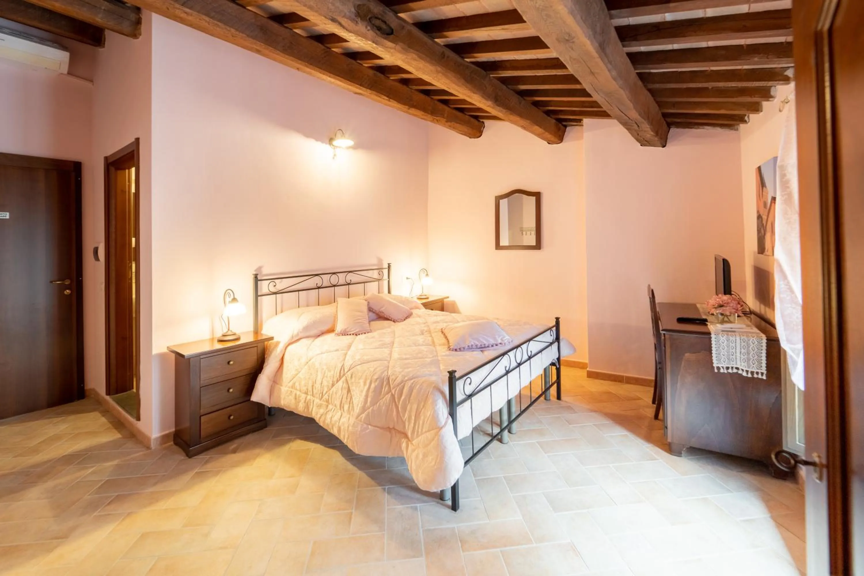 Bed in Albergo La Loggia di San Martino