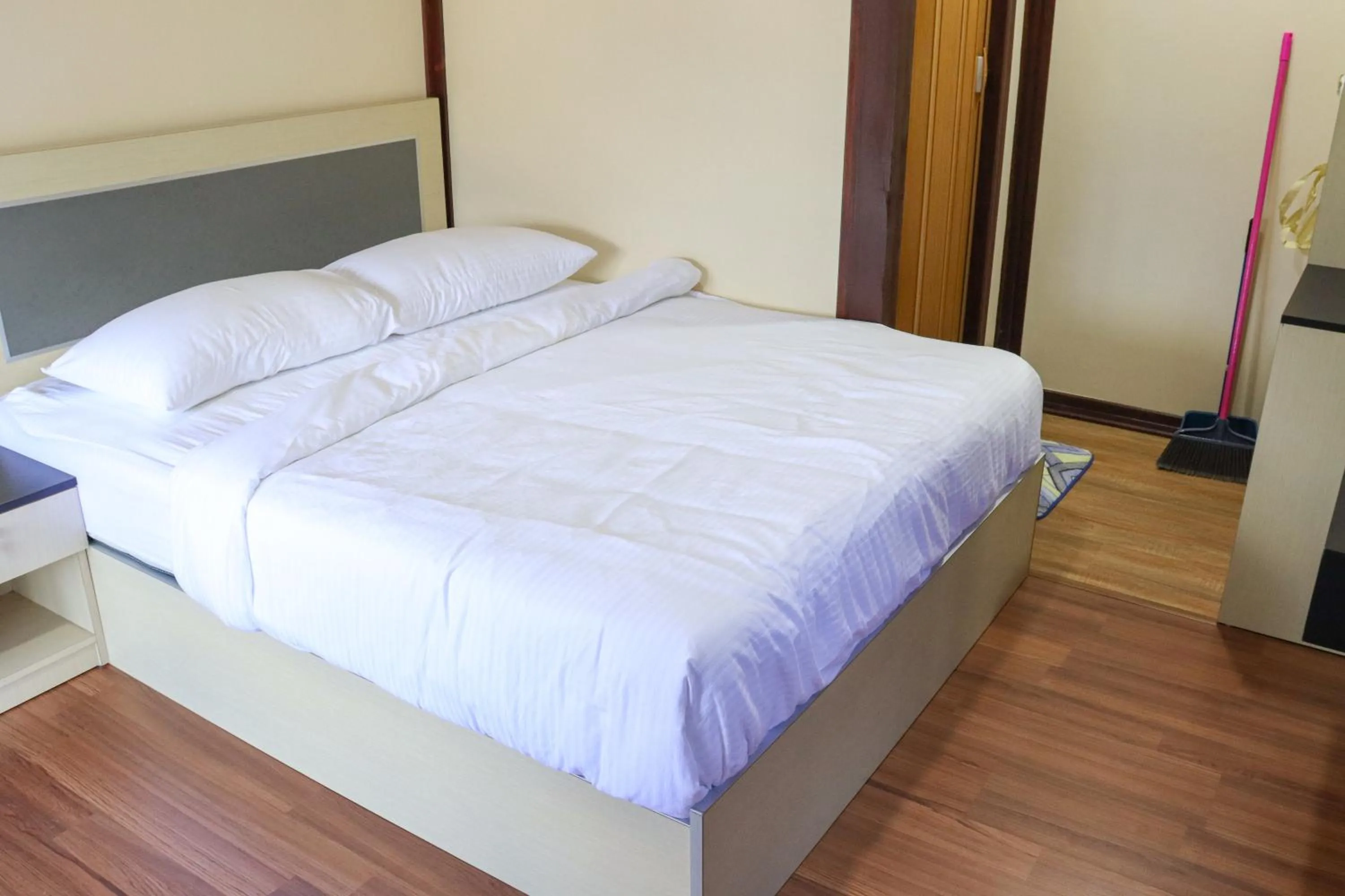 Bed in D'Razna Chalet Pantai Seberang Takir