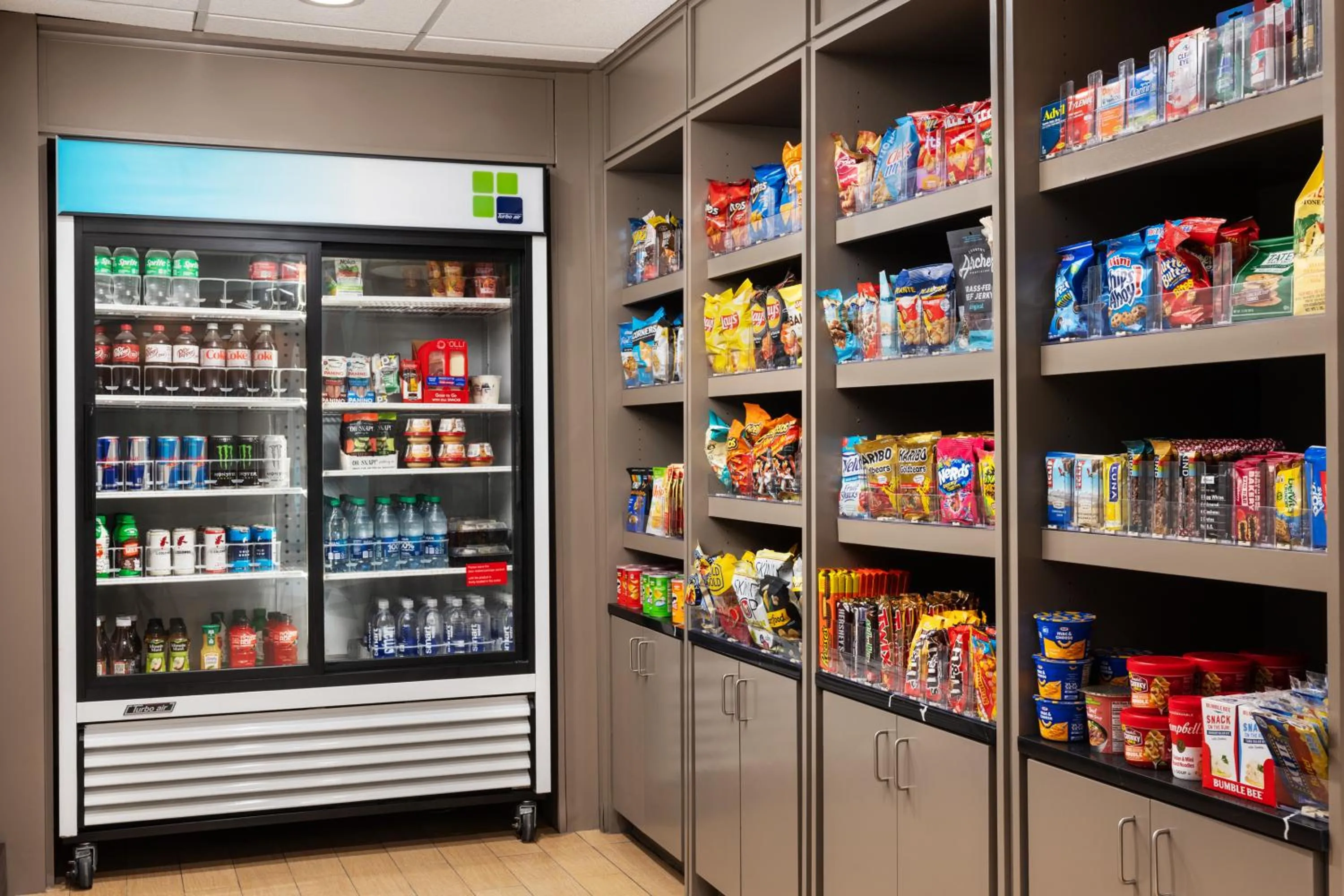 On-site shops in Doubletree By Hilton Greensboro Airport