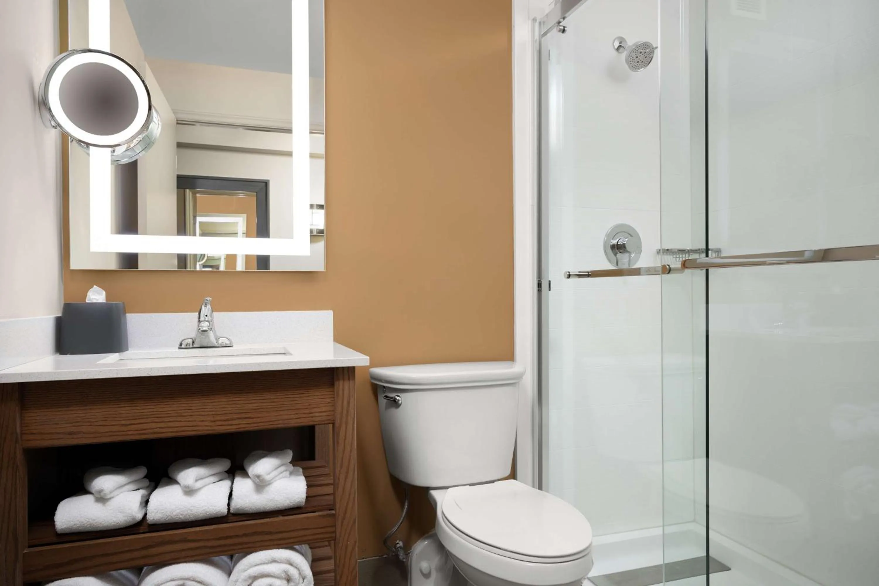 Bathroom in Doubletree By Hilton Greensboro Airport