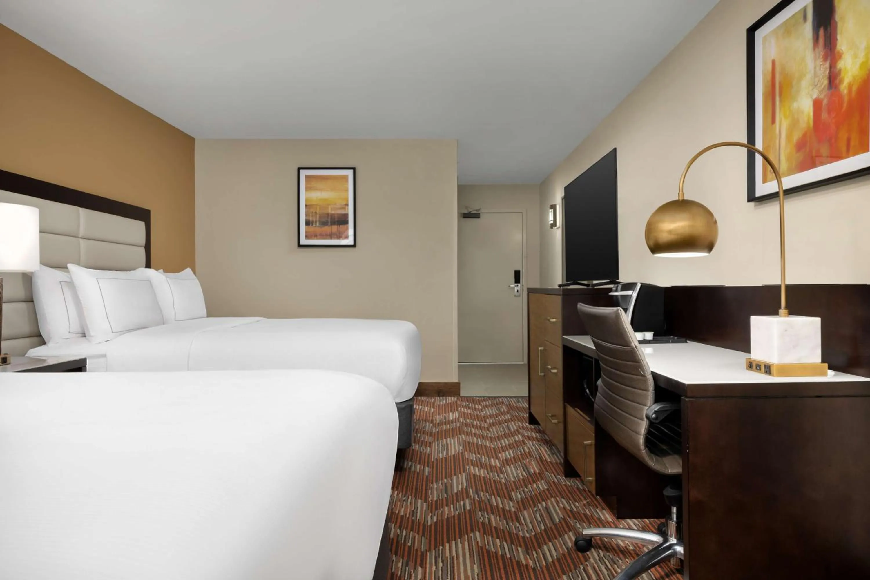 Bed in Doubletree By Hilton Greensboro Airport