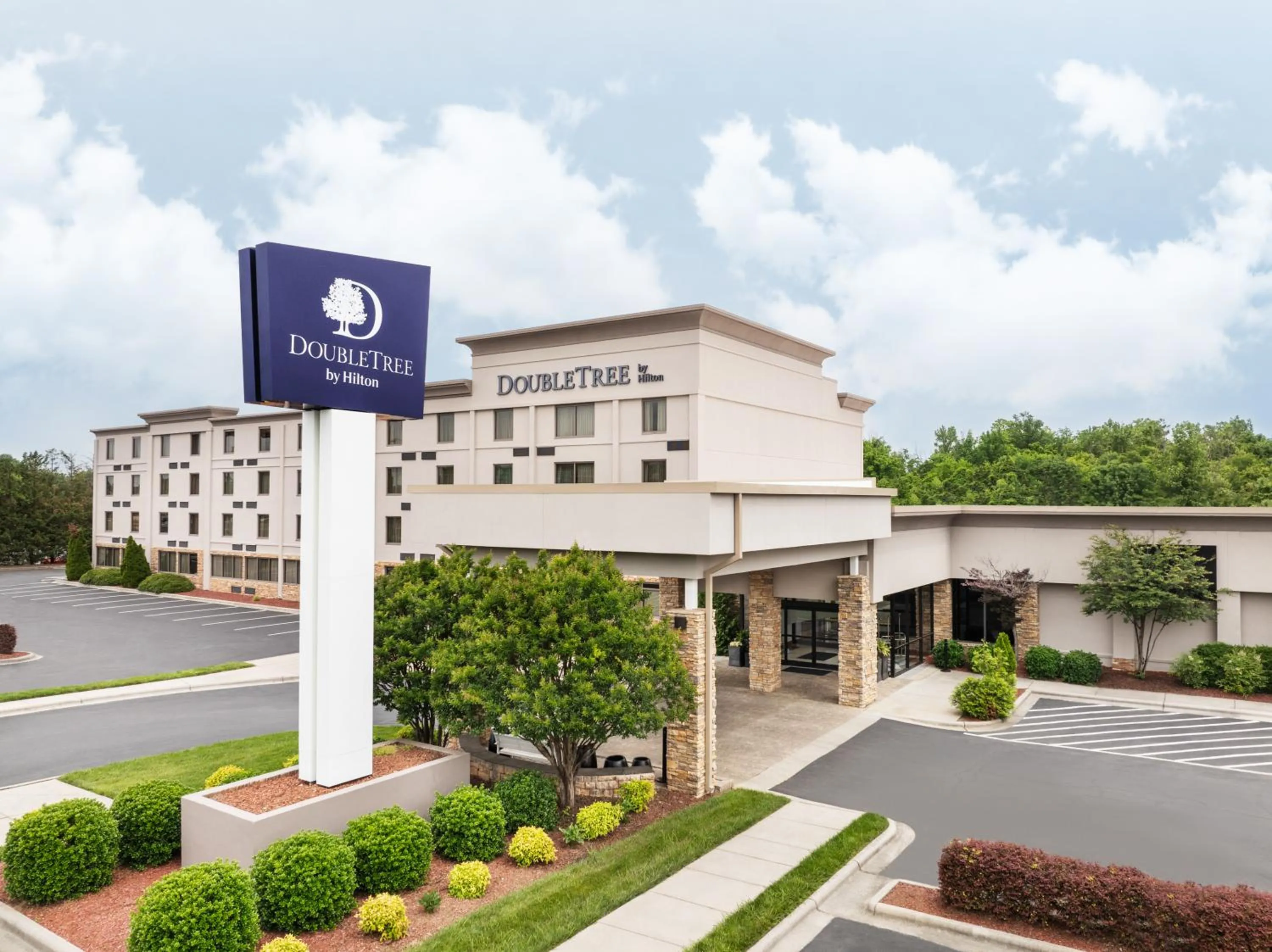 Property building in Doubletree By Hilton Greensboro Airport