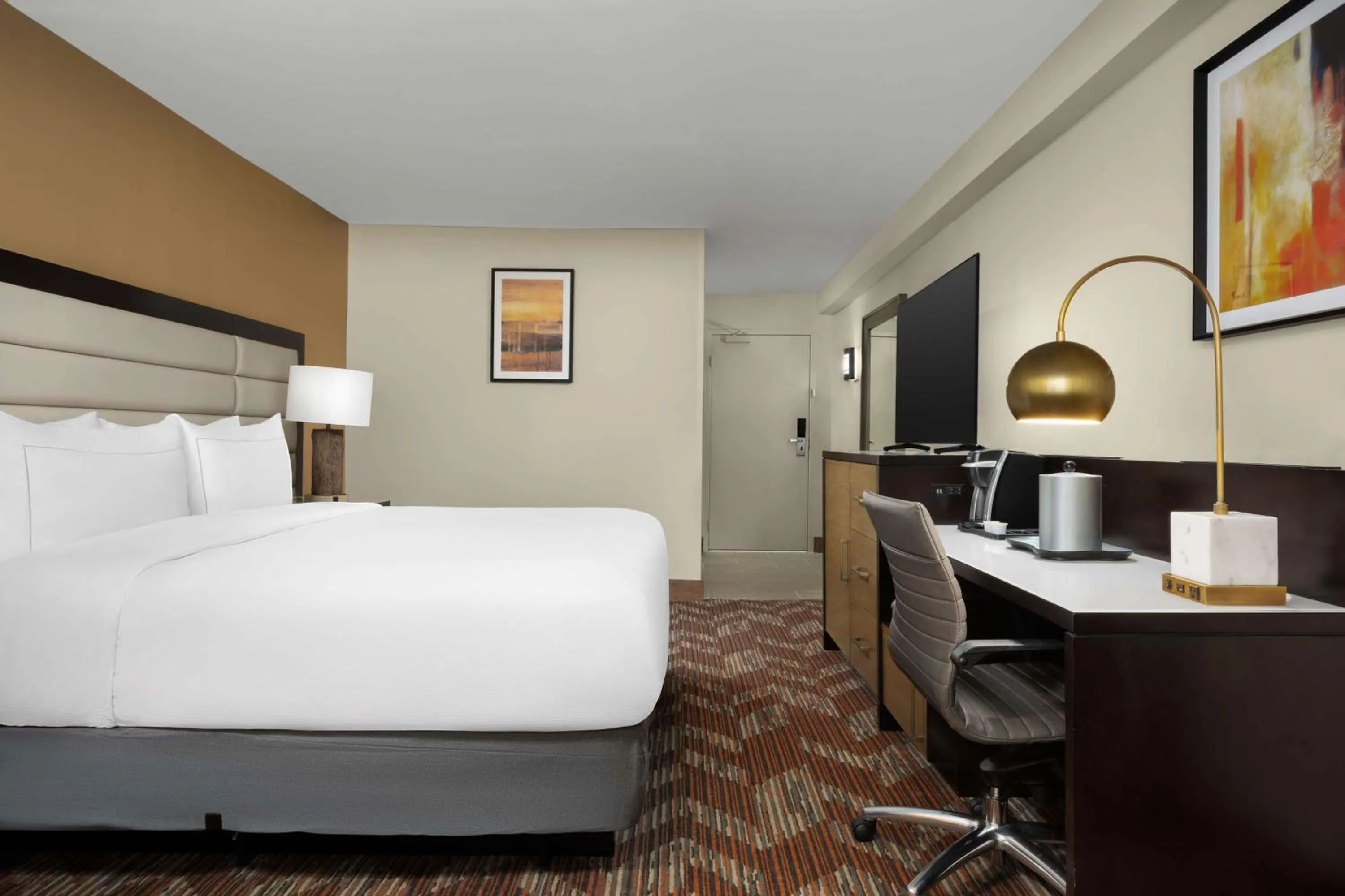 Bed in Doubletree By Hilton Greensboro Airport