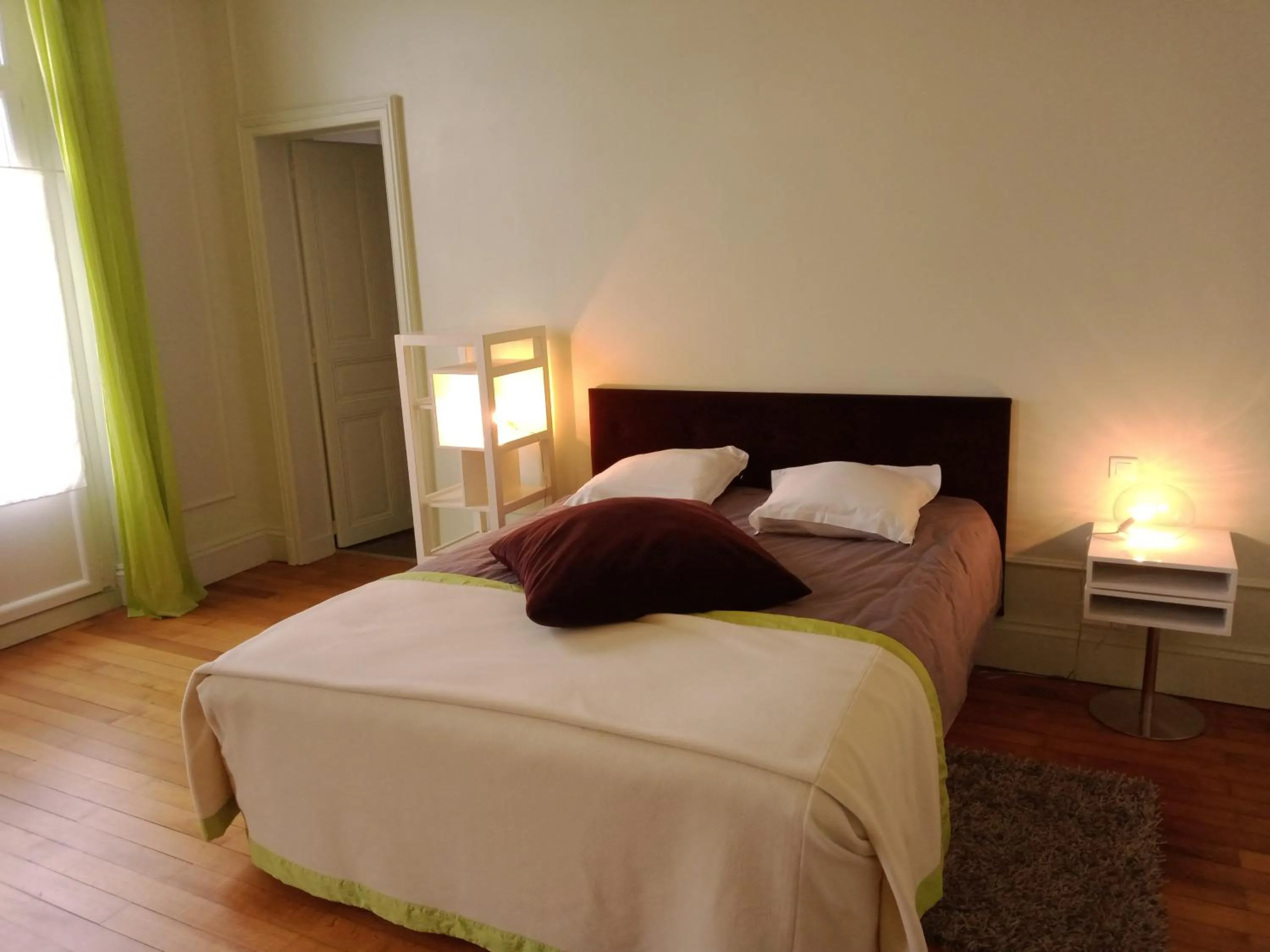 Bedroom, Bed in Chateau du Breuil