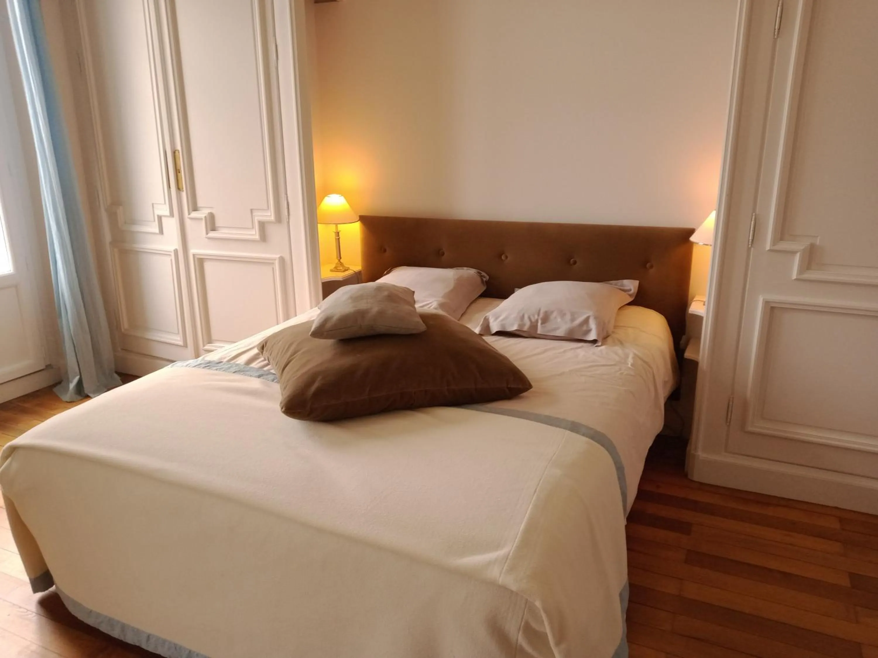Bedroom, Bed in Chateau du Breuil