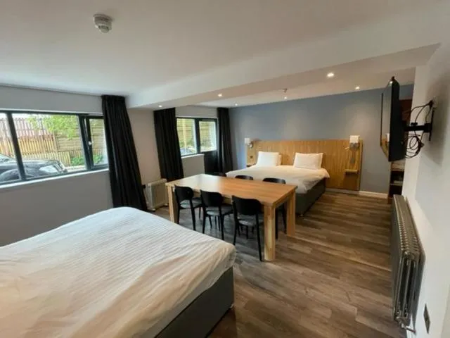 Bedroom, Bed in Loch Lomond Hotel