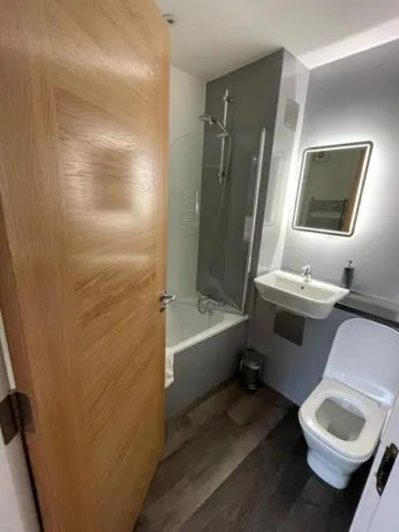 Shower in Loch Lomond Hotel