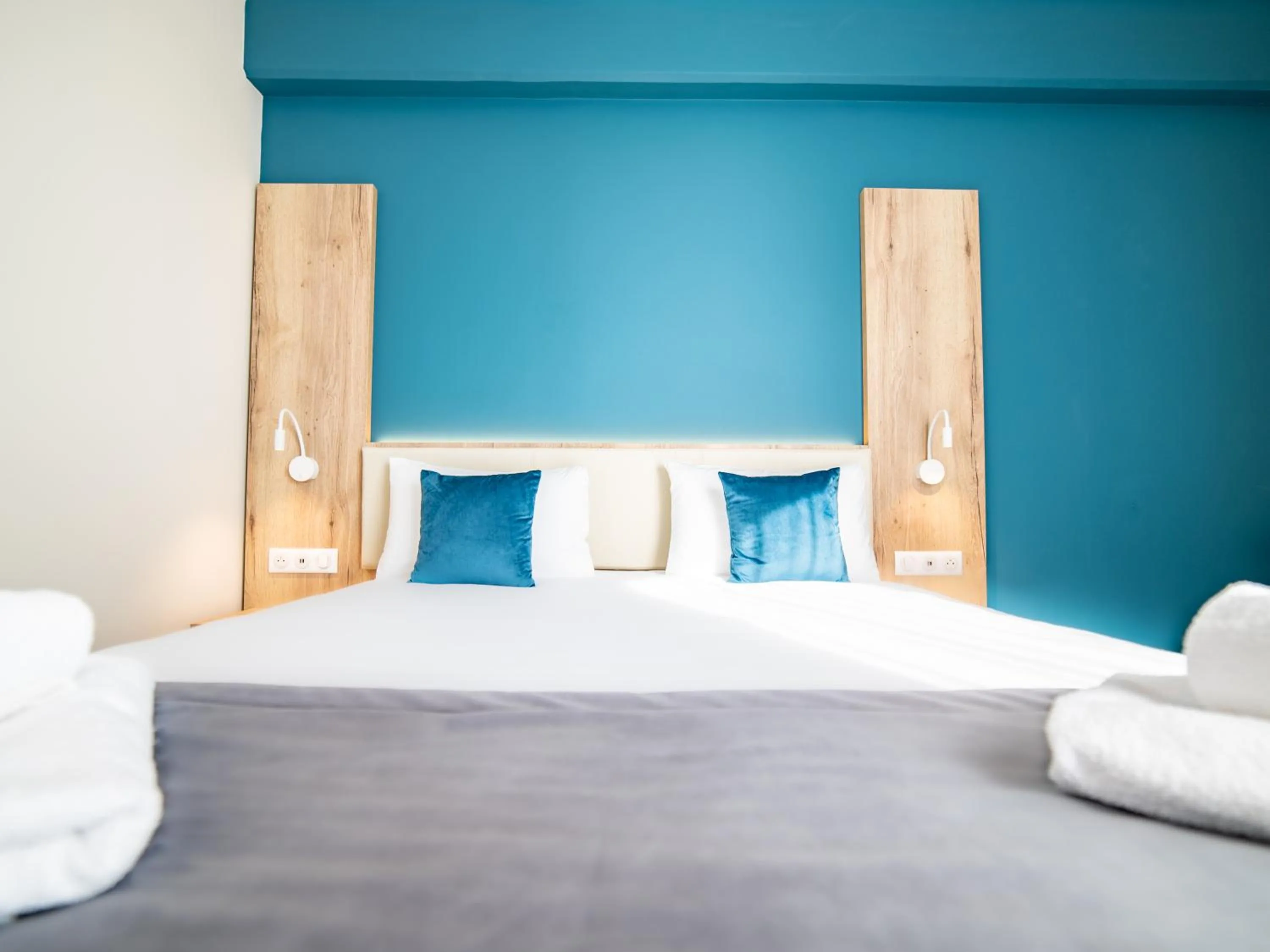 Bedroom, Bed in Hôtel - Restaurant Le MITIGANA