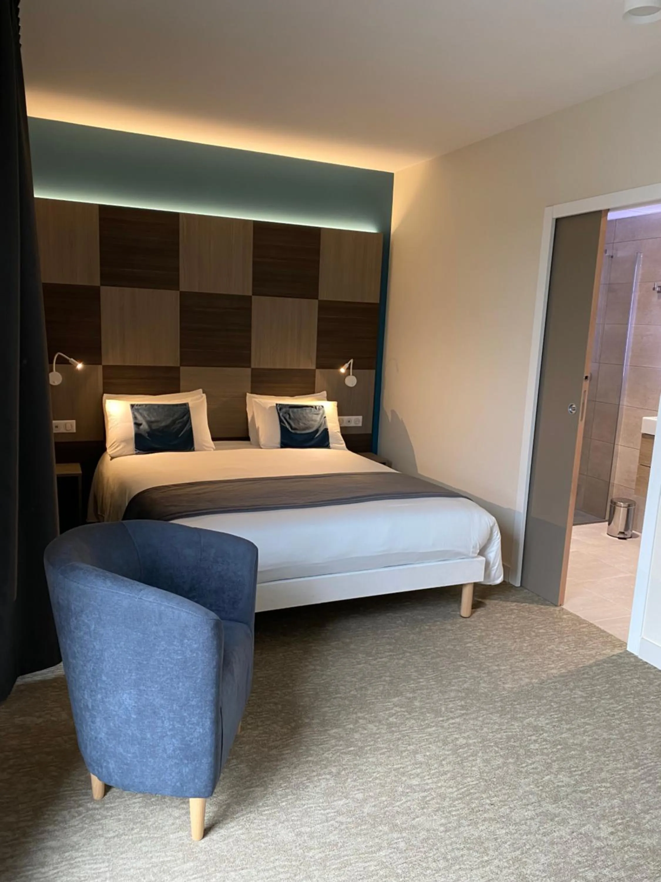 Bedroom, Bed in Hôtel - Restaurant Le MITIGANA