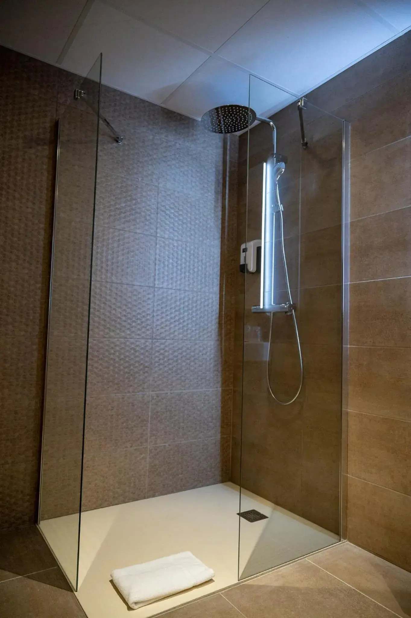 Double or Twin Room in Hôtel - Restaurant Le MITIGANA Double or Twin Room in Hôtel - Restaurant Le MITIGANA