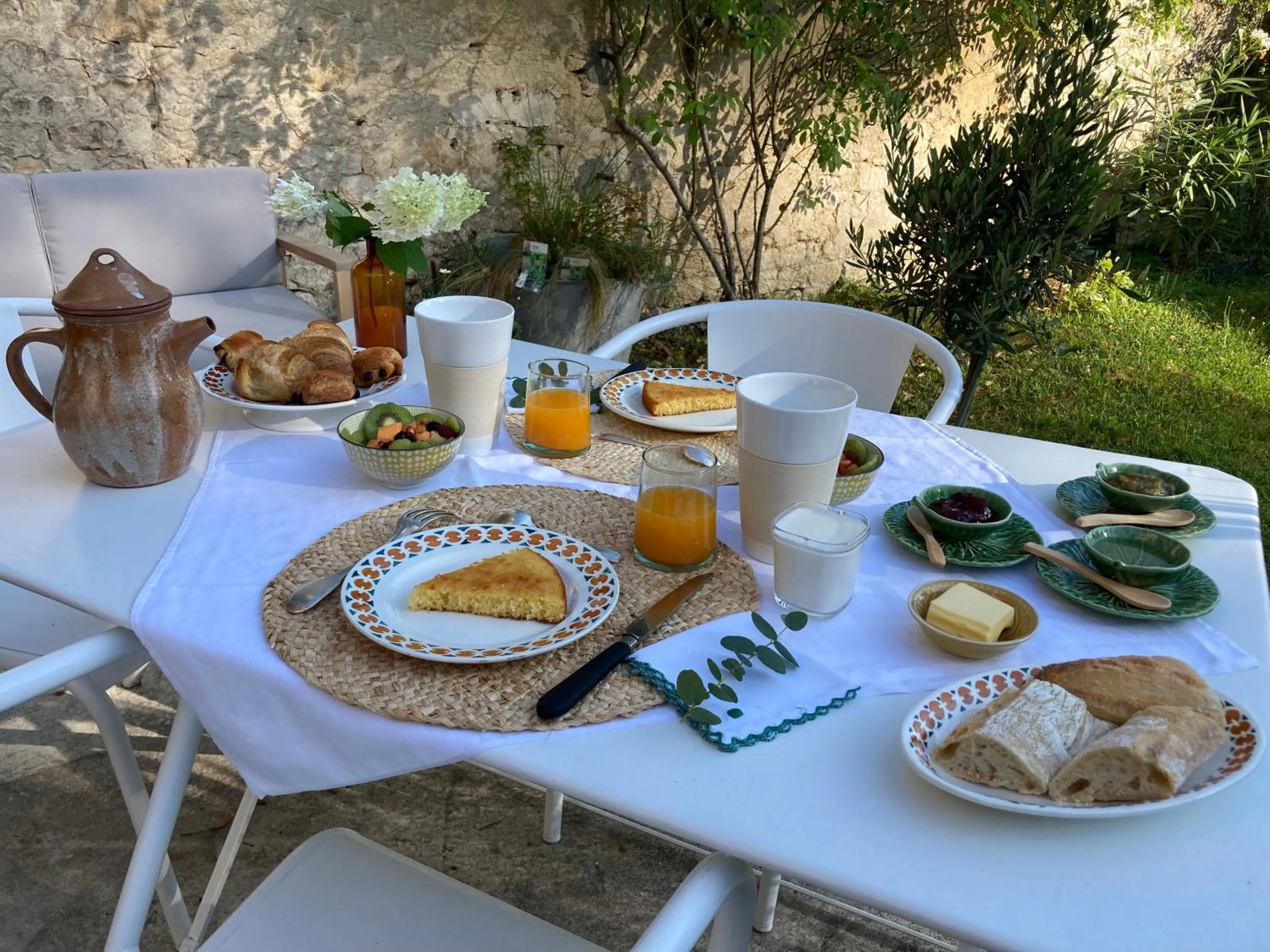 Continental breakfast in Chambres d'hôtes - La Maison 19