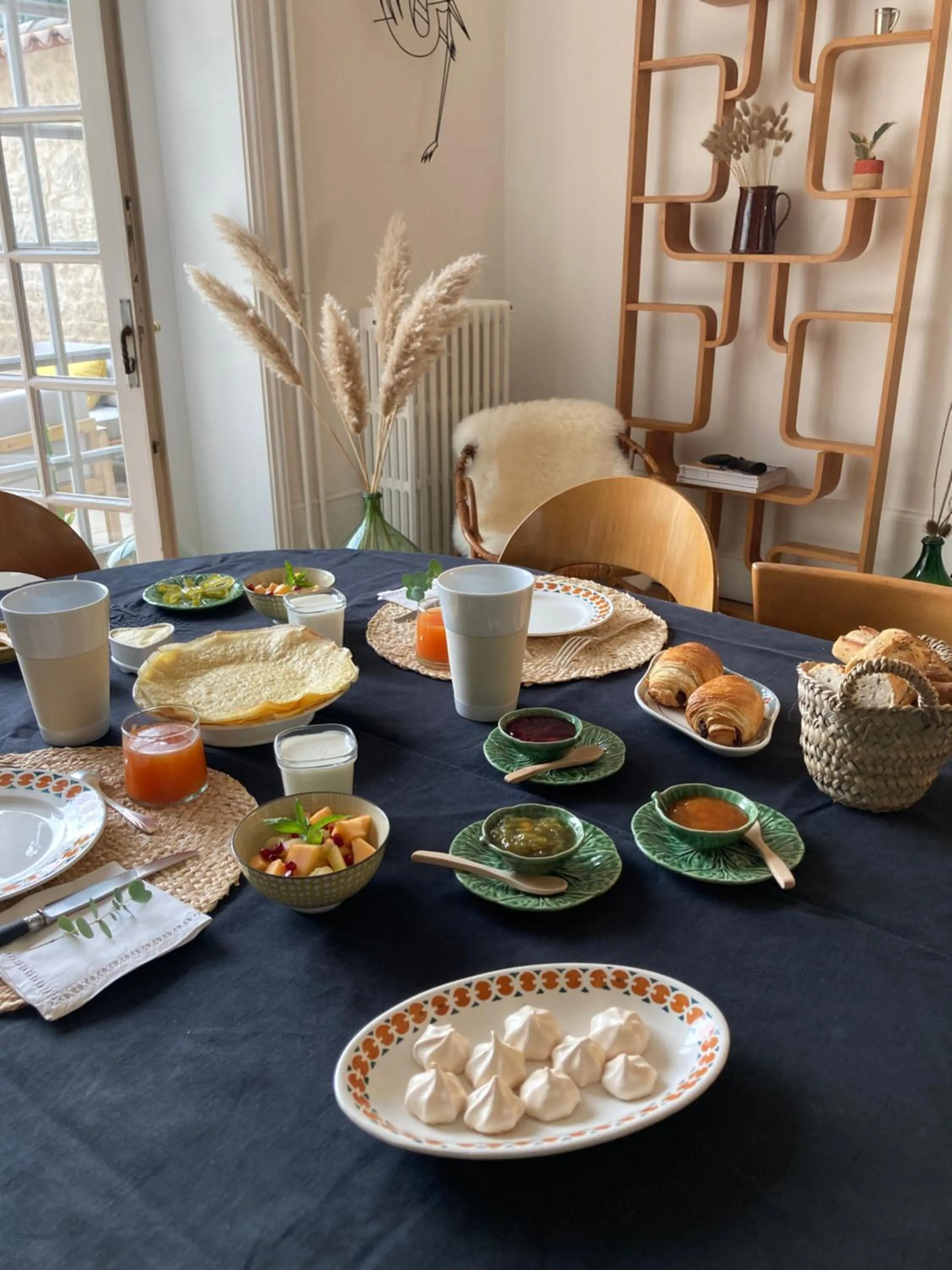 Continental breakfast in Chambres d'hôtes - La Maison 19