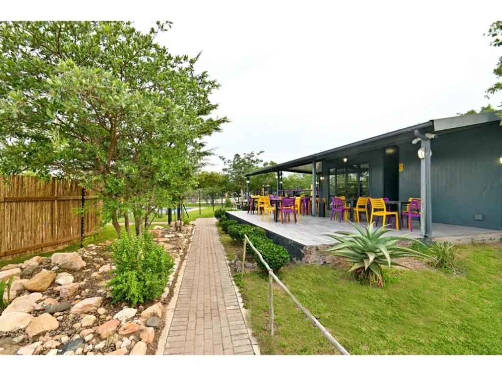 Garden view in SleepOver Orpen Gate