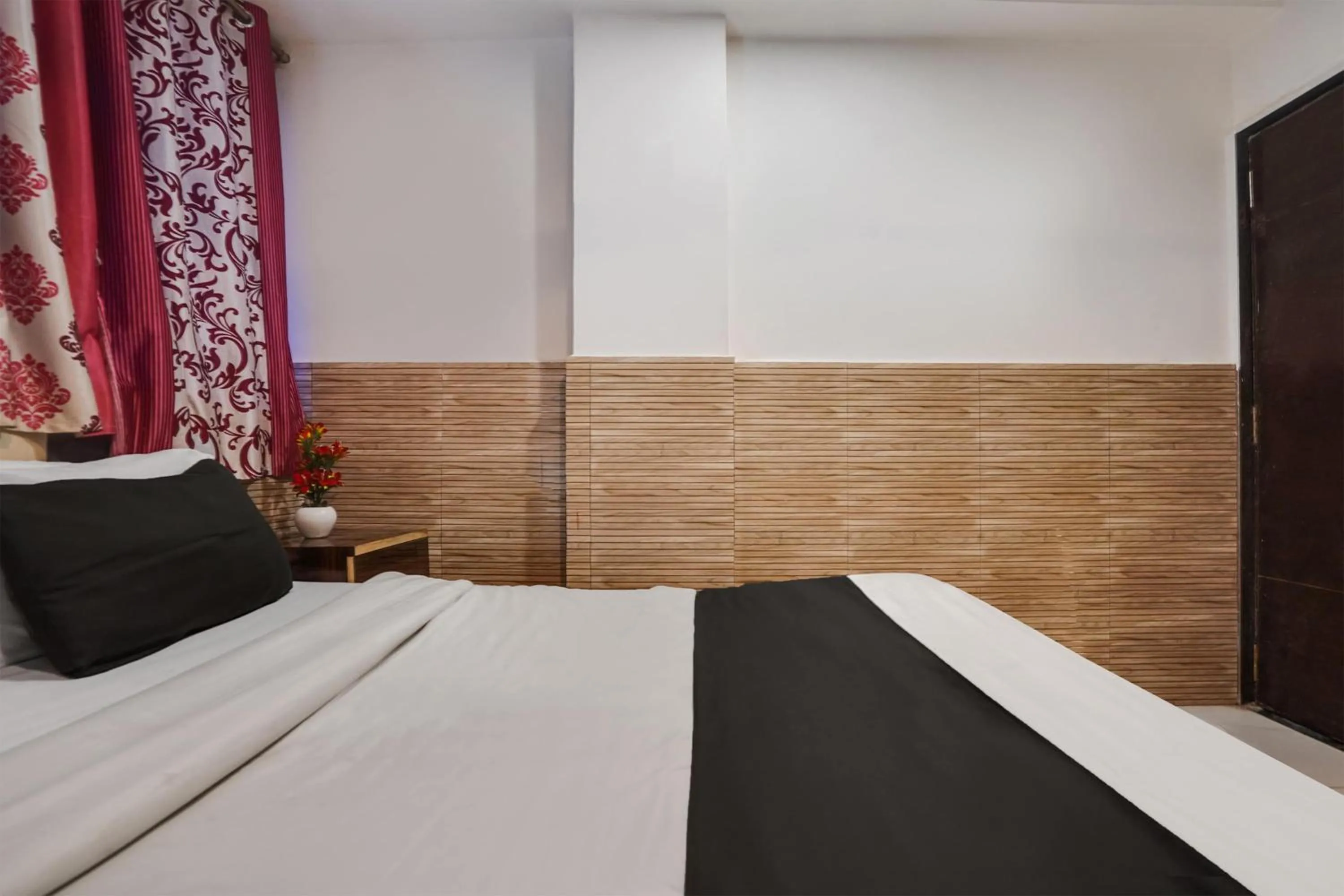 Bedroom, Bed in Hotel O Kanchan Palace