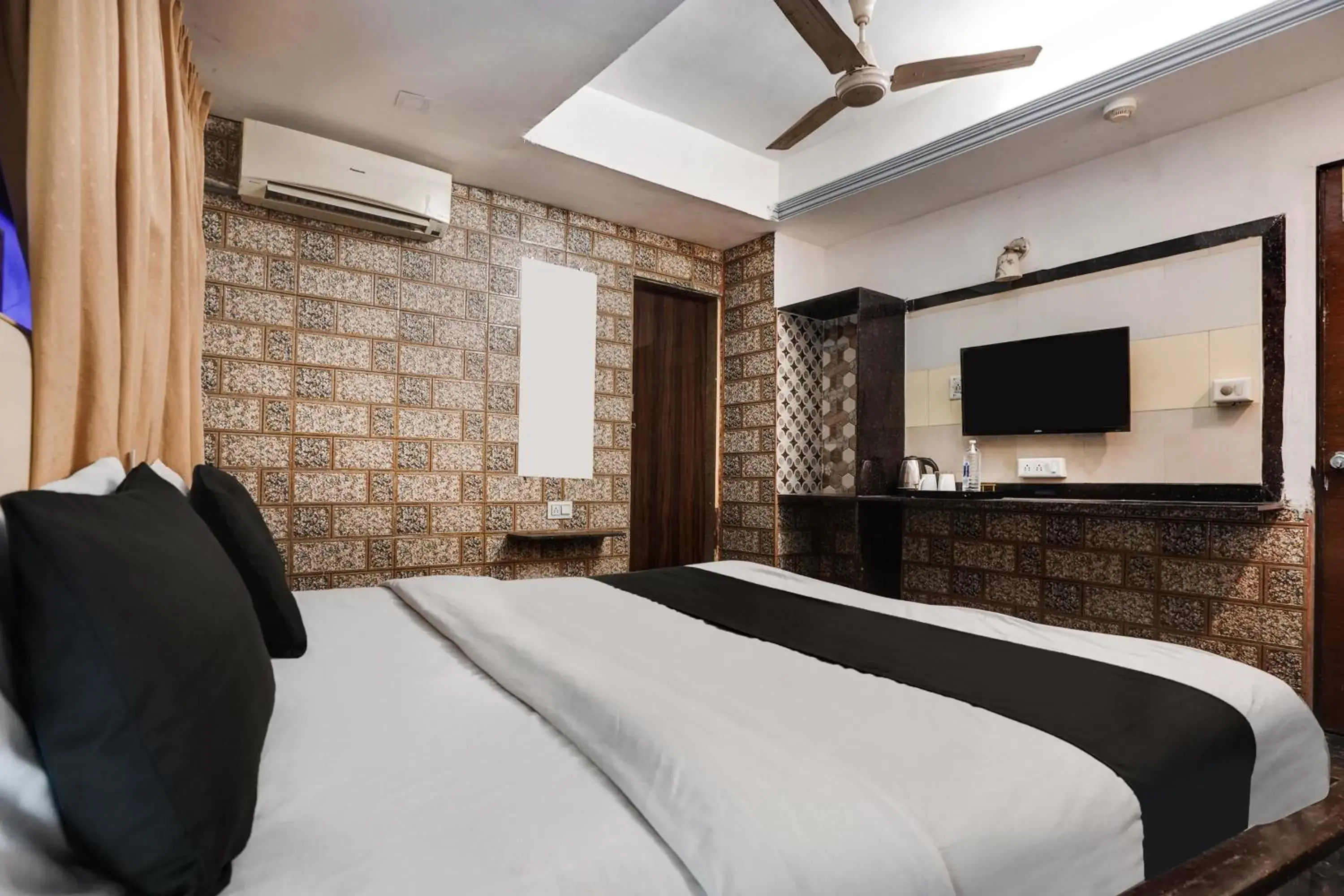 Bedroom, Bed in Hotel O Kanchan Palace Bedroom, Bed in Hotel O Kanchan Palace