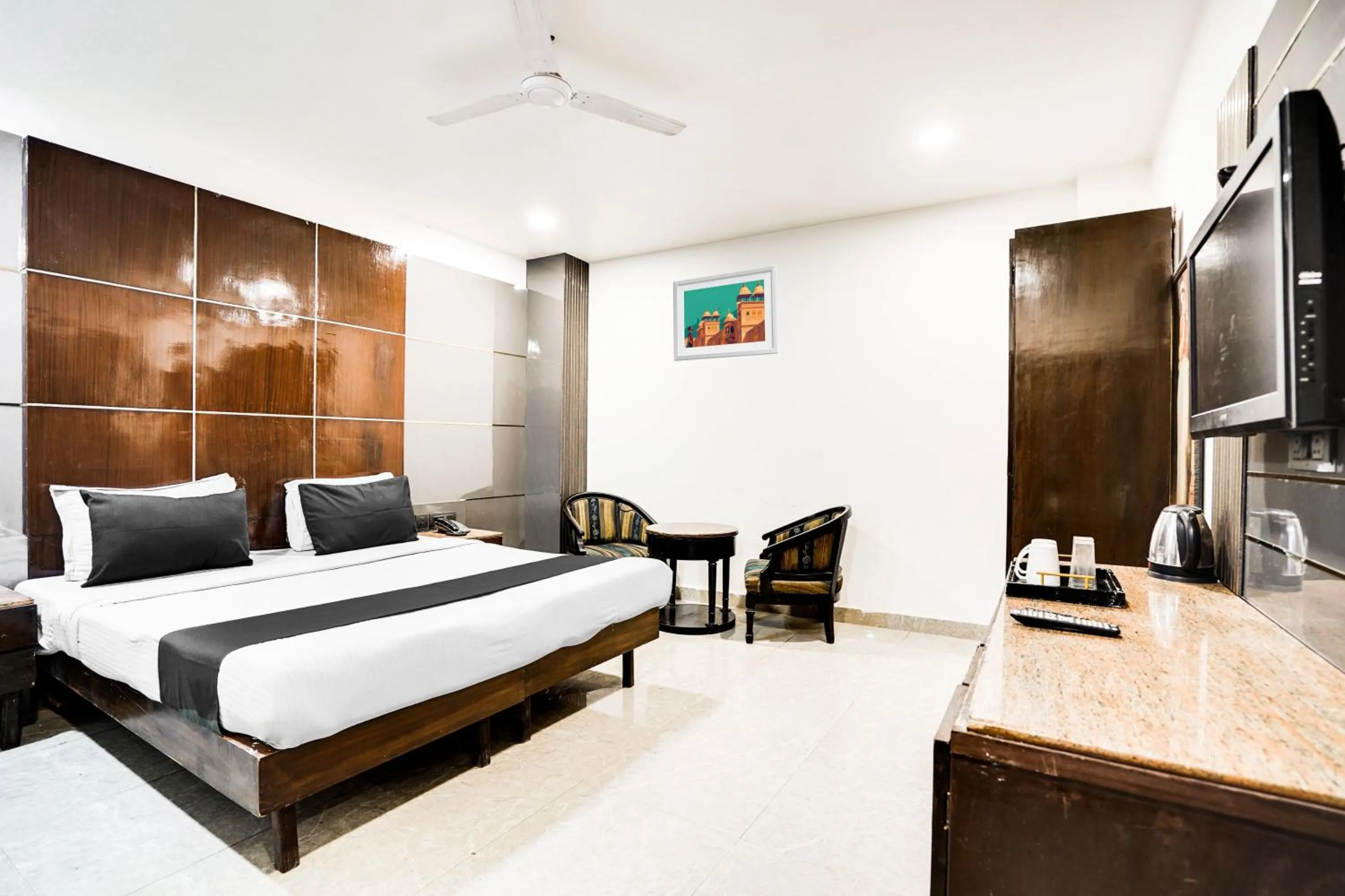 Bedroom, Bed in Super Hotel O Grand Peepal
