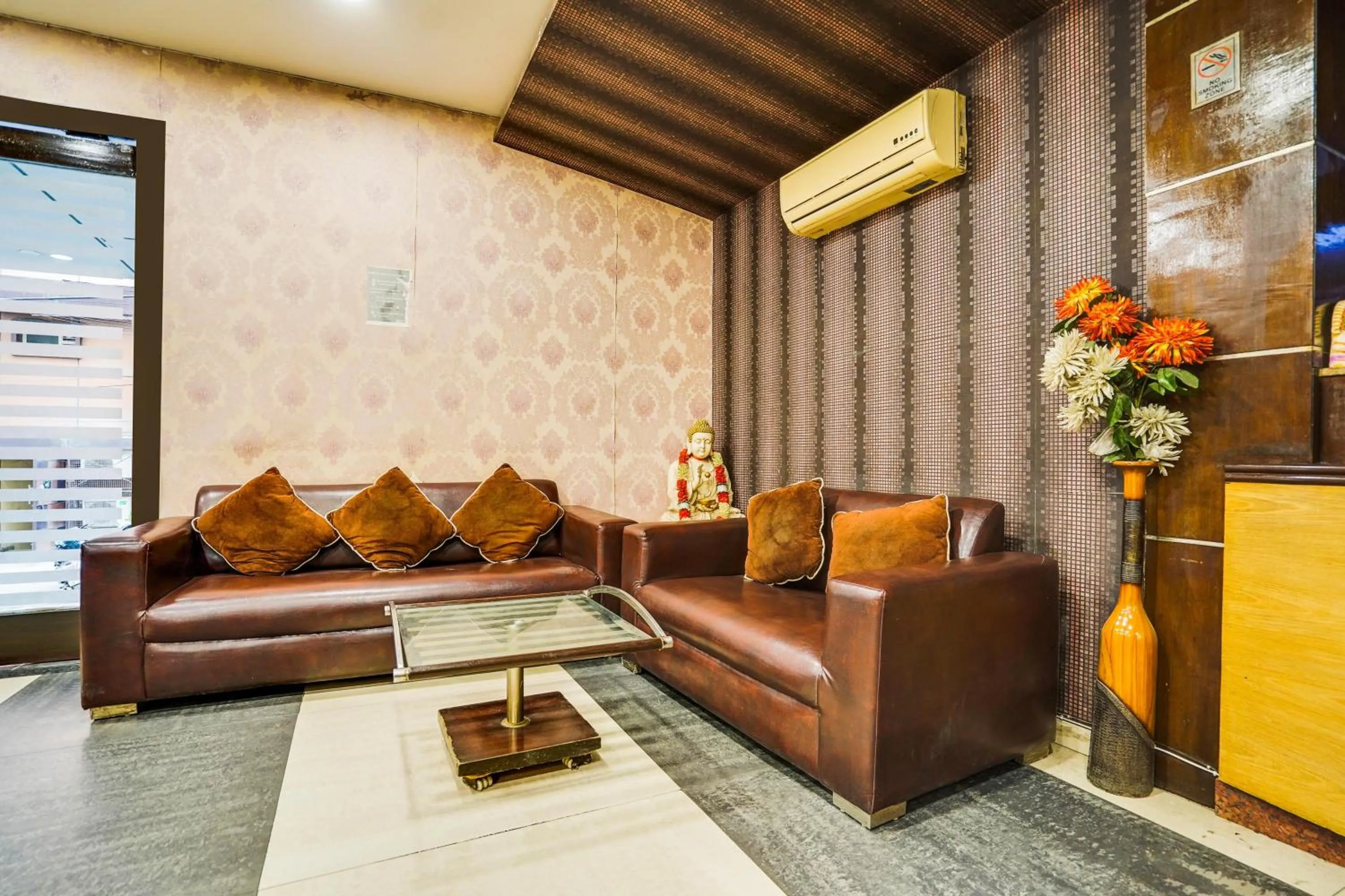 Lobby or reception in Super Hotel O Grand Peepal