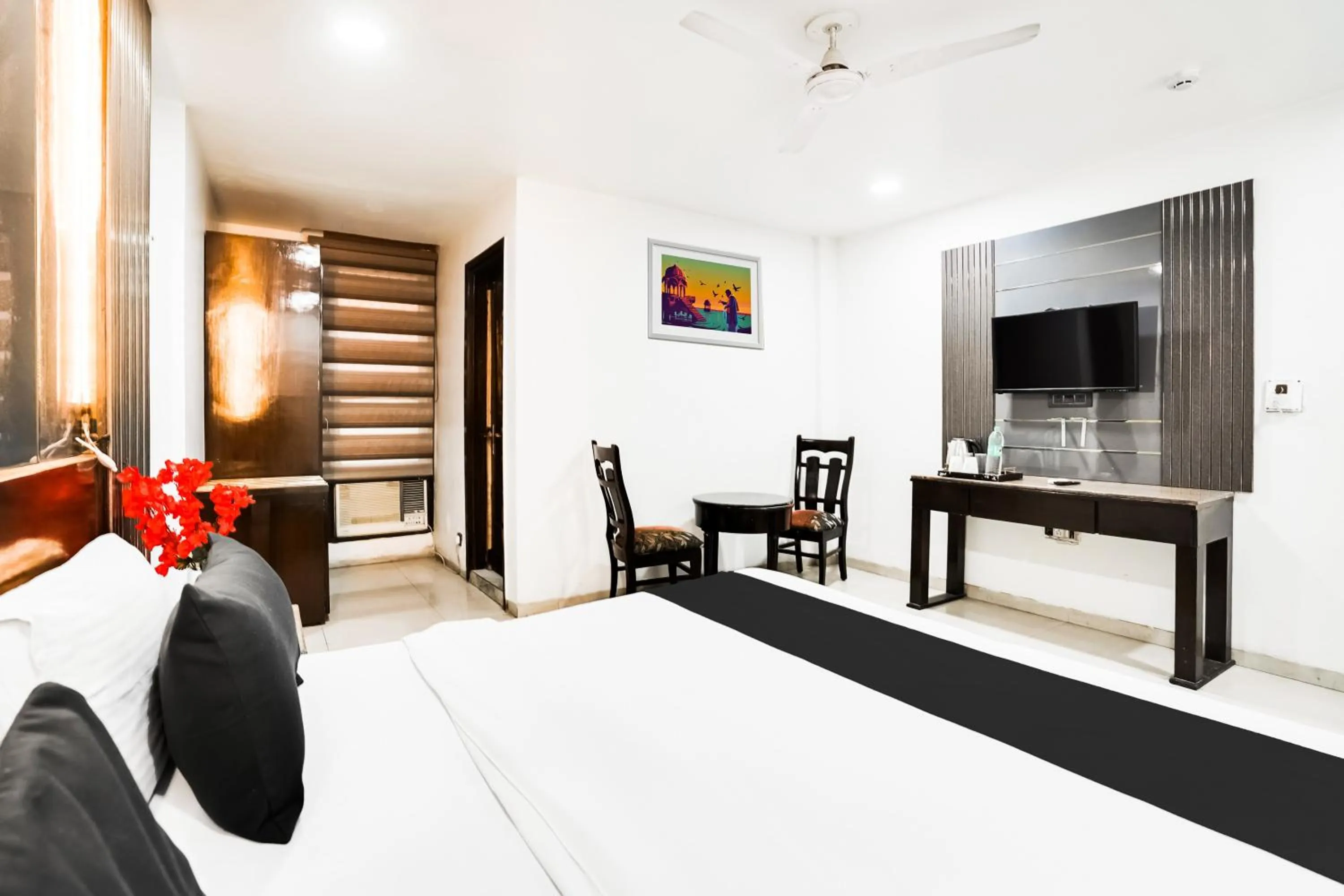 Bedroom, Bed in Super Hotel O Grand Peepal