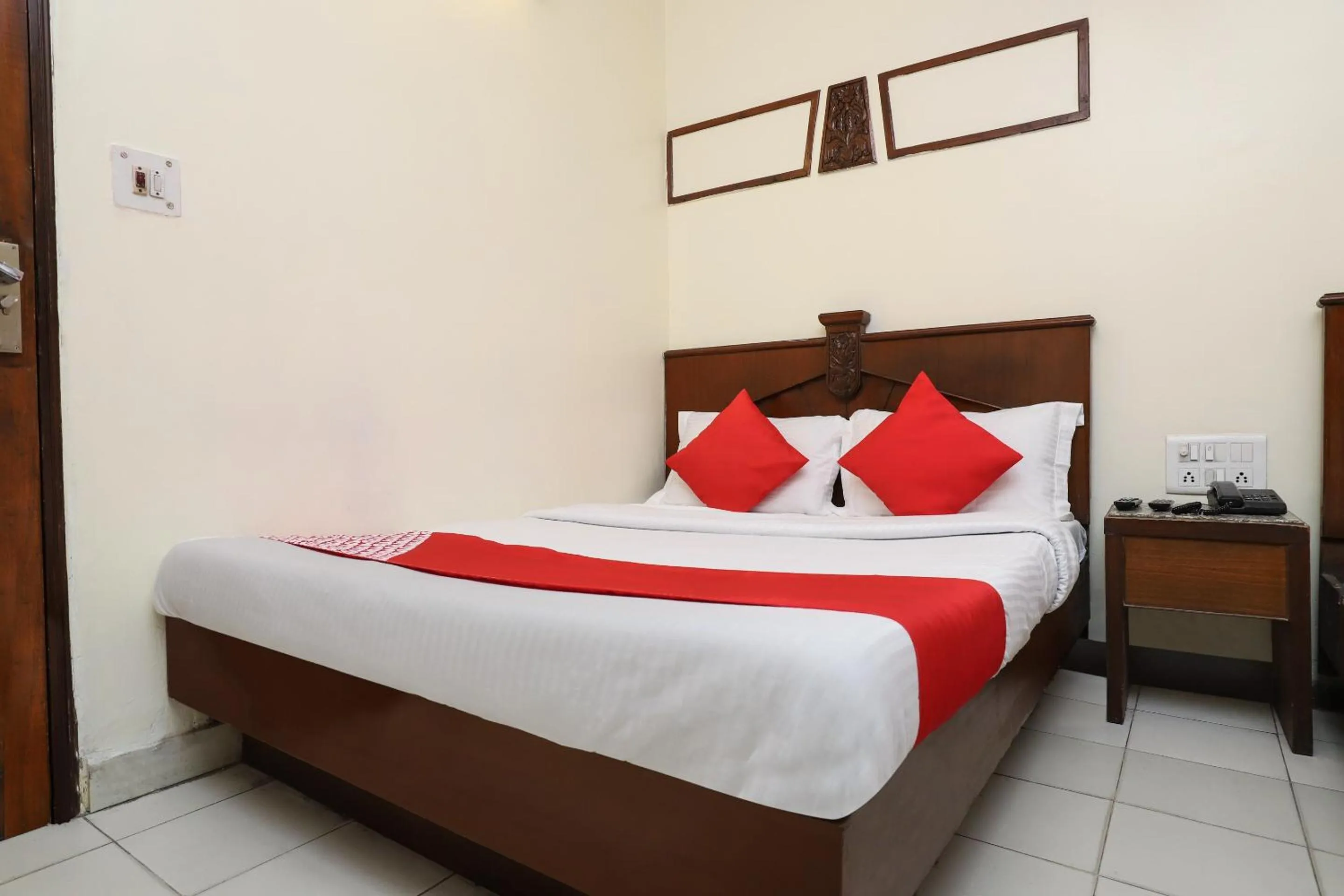 Hotel O Delhi Empire