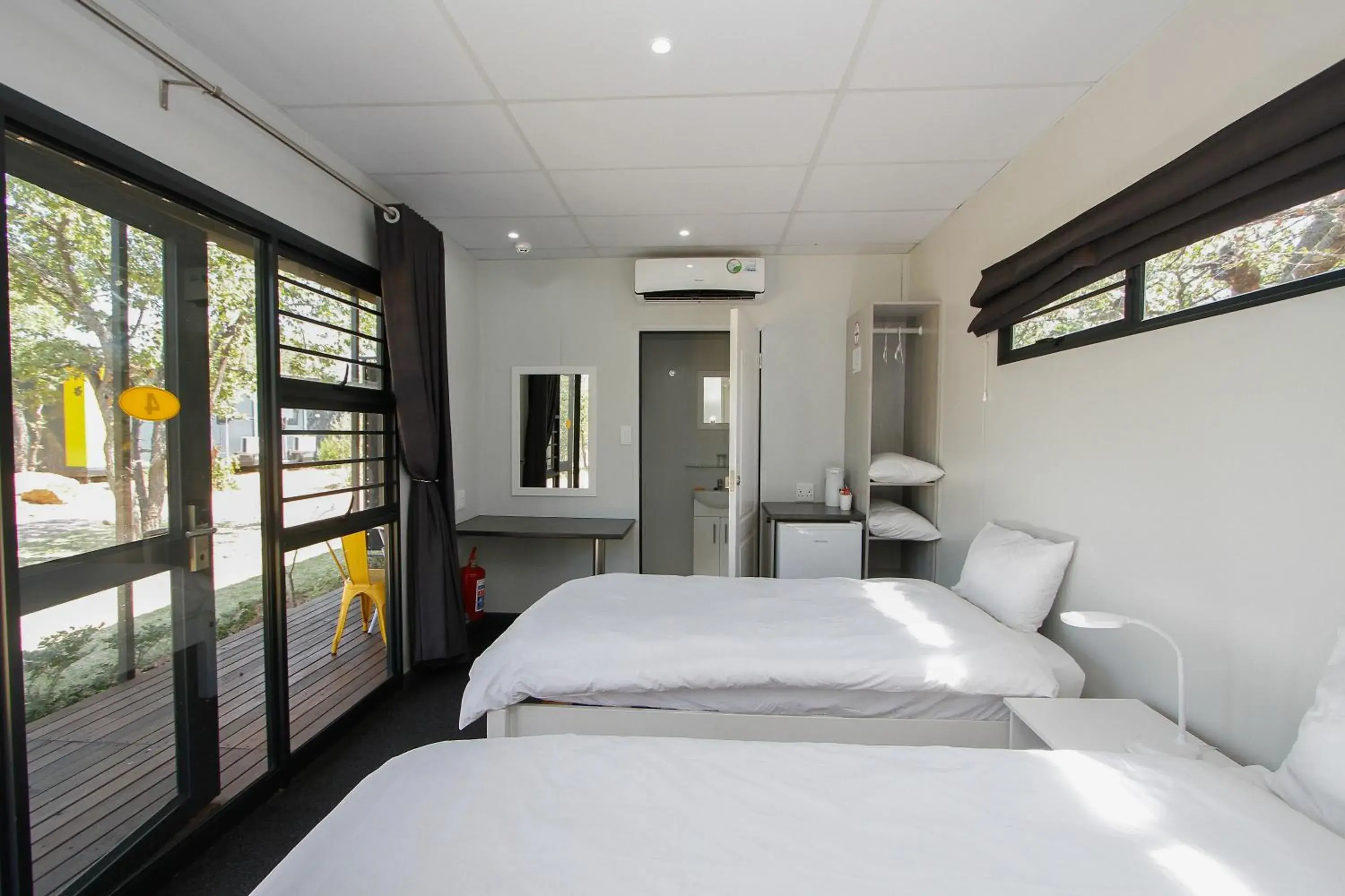 Twin Room in SleepOver Beitbridge Twin Room in SleepOver Beitbridge