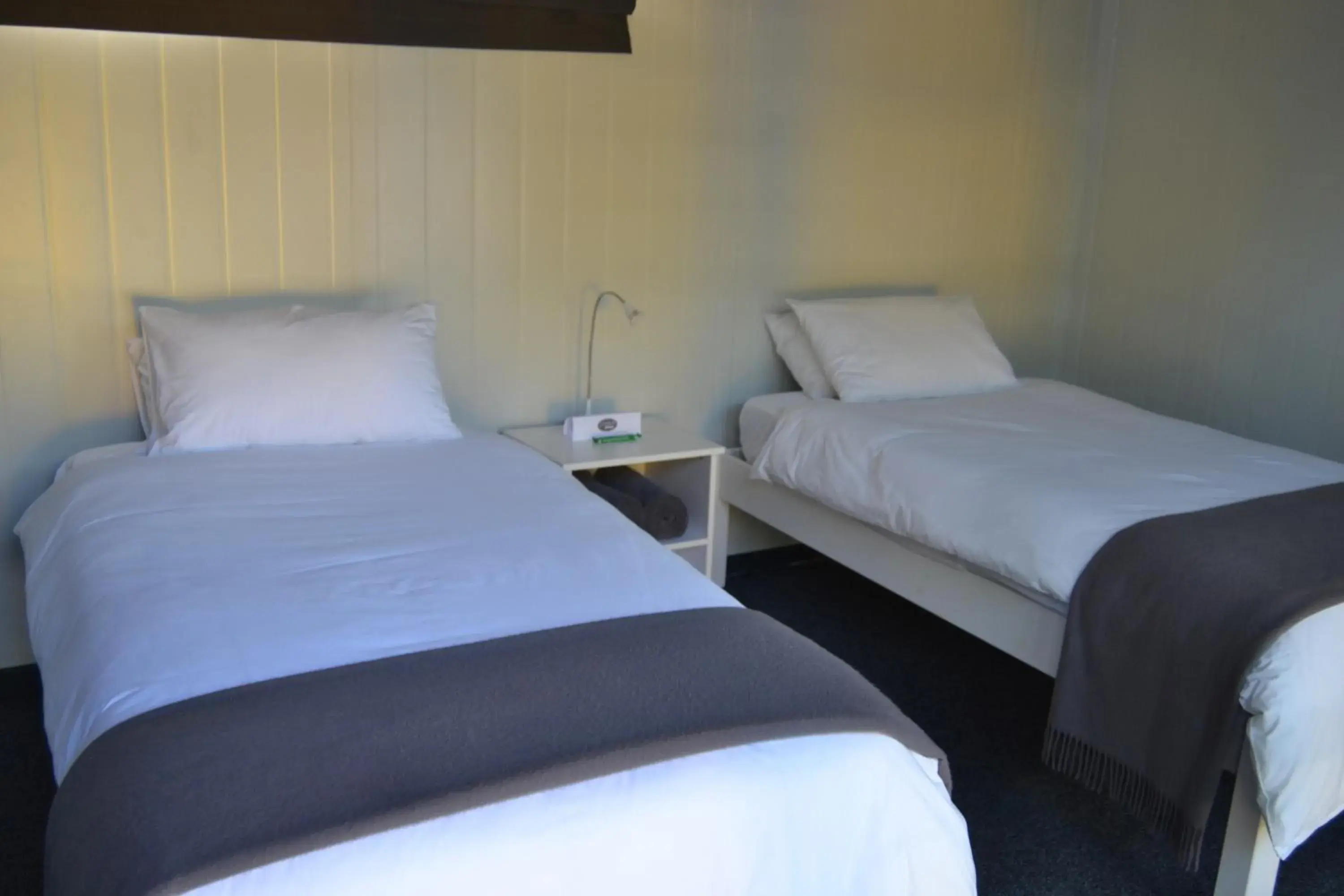 Twin Room in SleepOver Beitbridge Twin Room in SleepOver Beitbridge