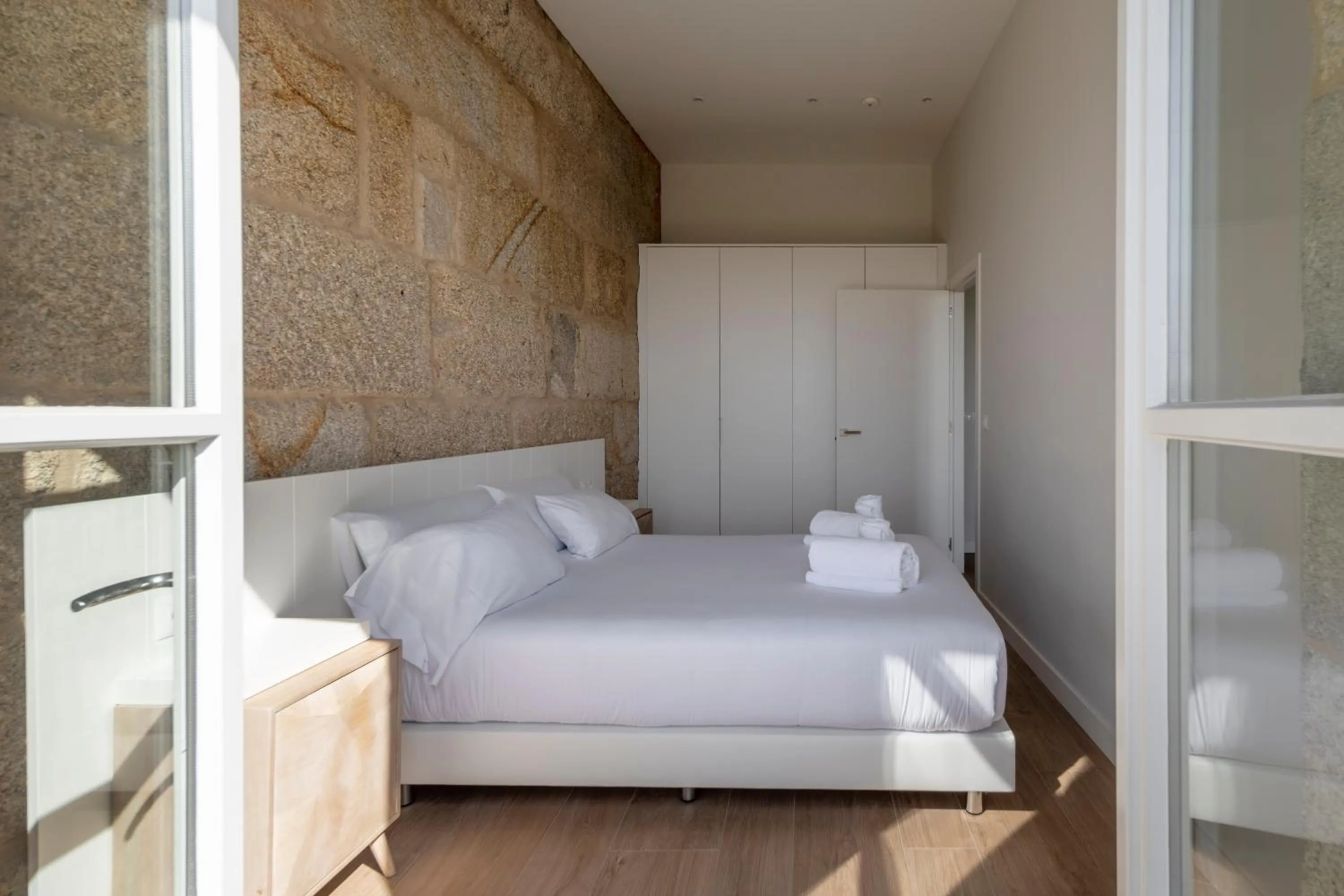 Bed in Bow Homes by Como en Casa