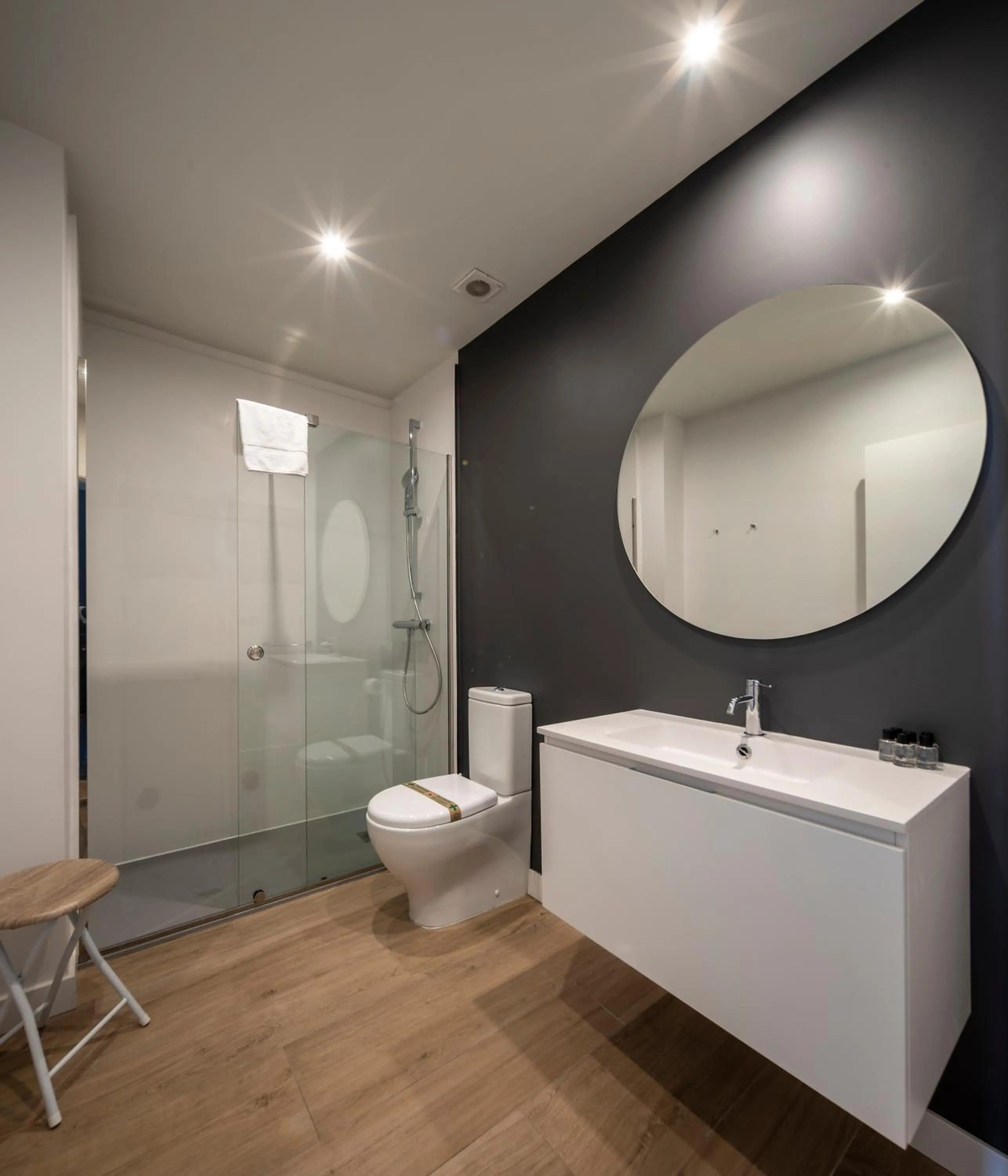 Bathroom in Bow Homes by Como en Casa