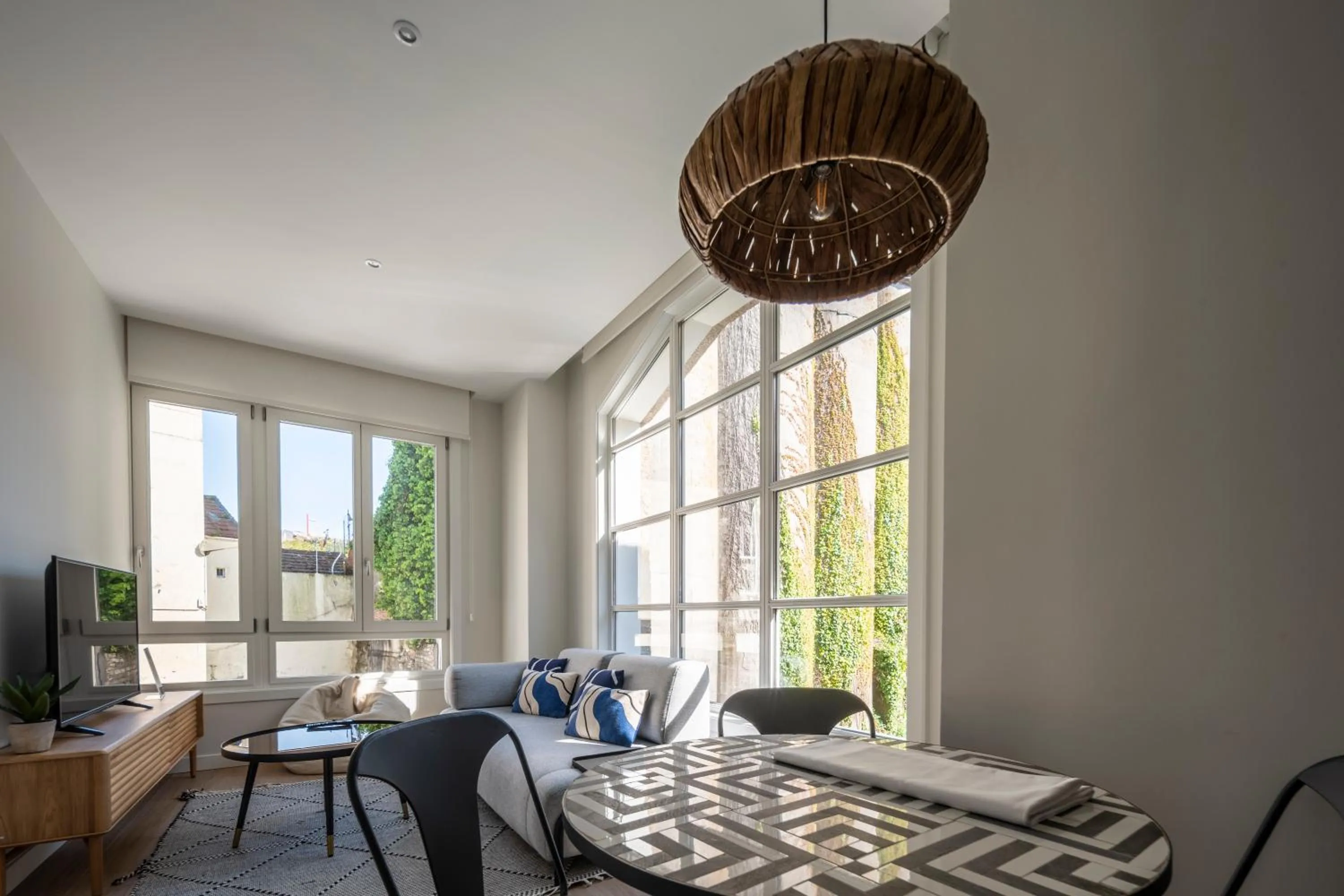 Living room in Bow Homes by Como en Casa
