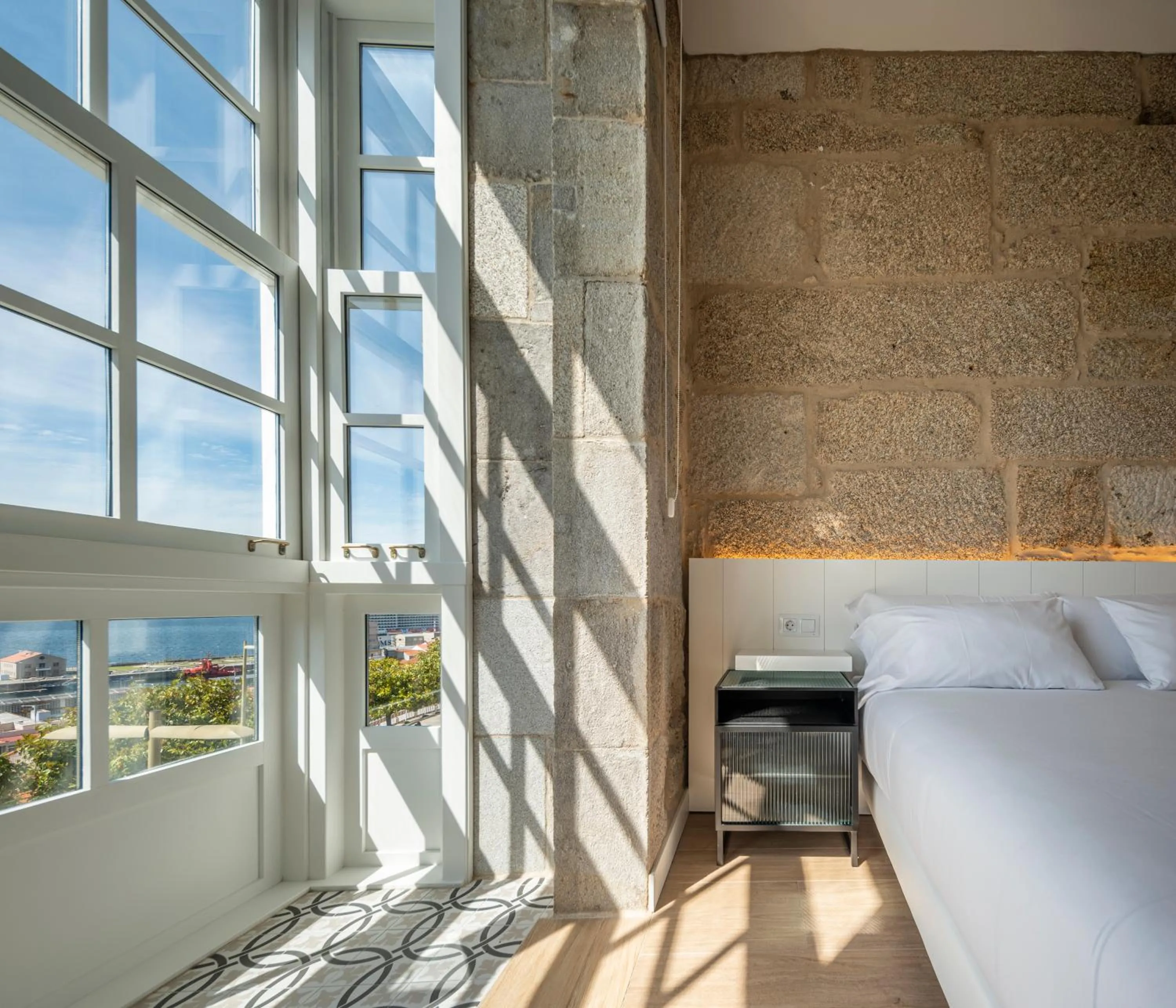 Bed in Bow Homes by Como en Casa